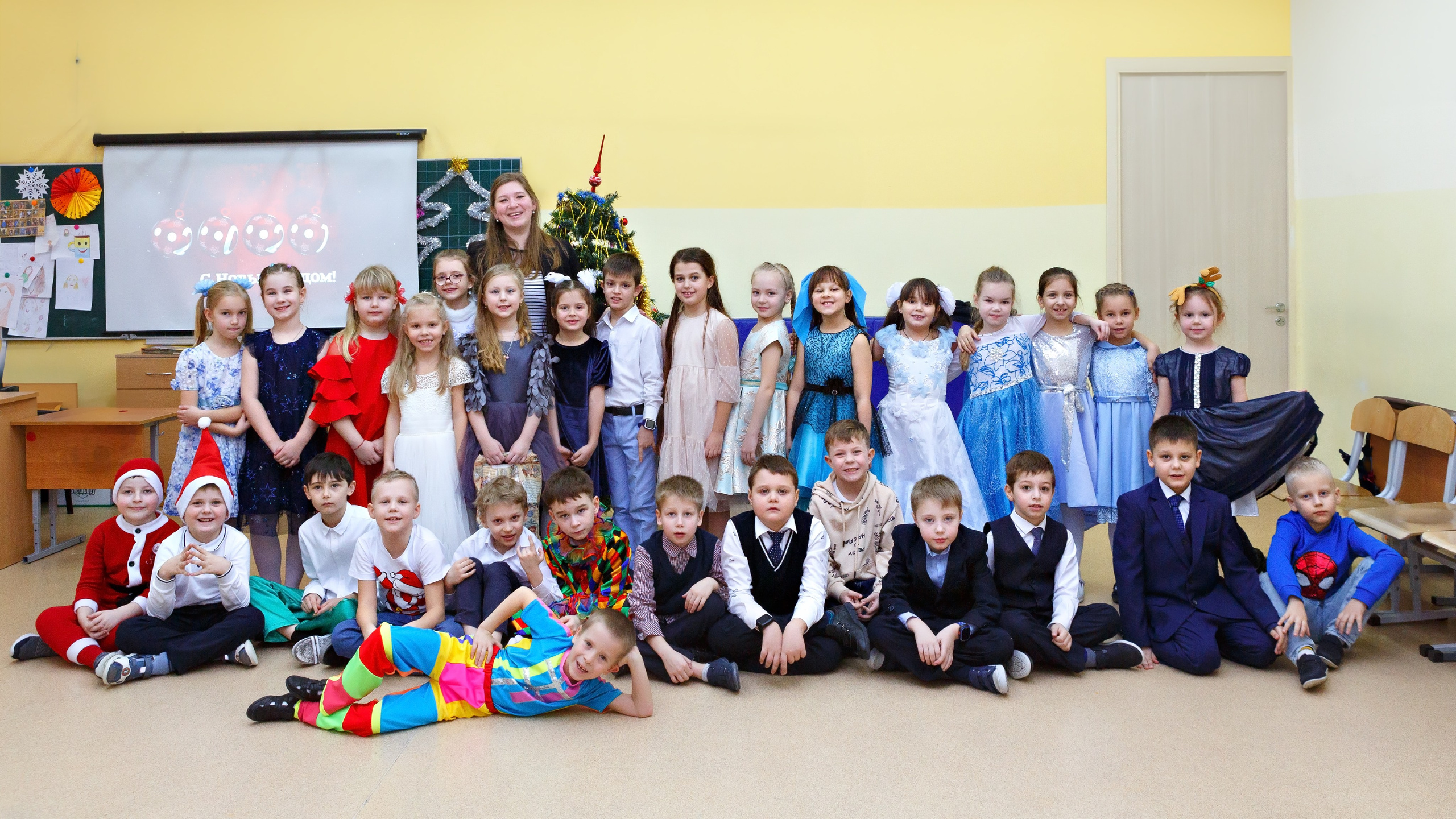 Новогодний утренник в школе. Выпускные альбомы и школьный фотограф в Подольске, Троицке, Щербинке, Москве и Московской области