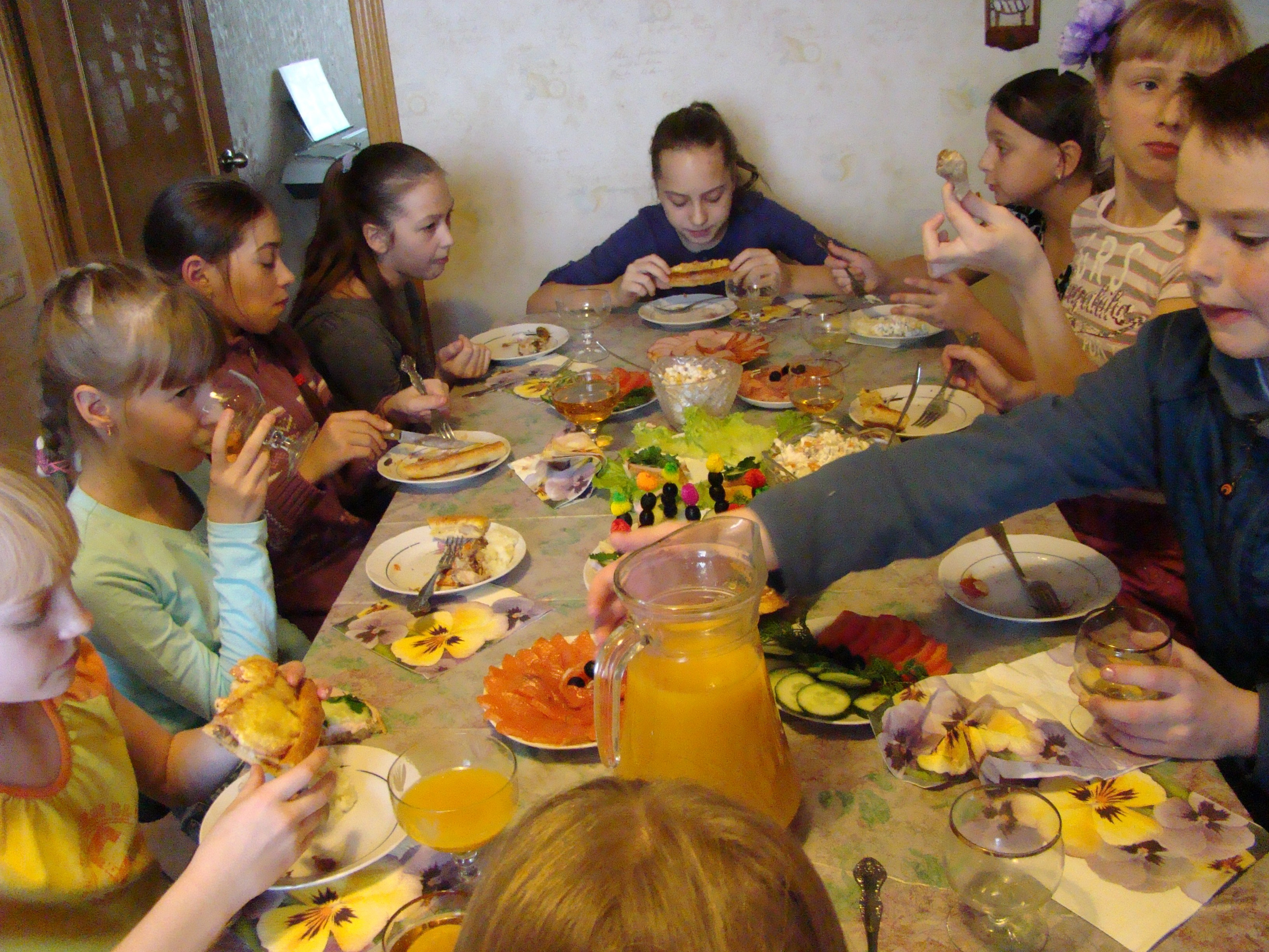 Катя ДР 12 лет Дома + Спортекс 04.12.2011. Семейный, Свадебный фотограф СПБ Питер— Романова Екатерина