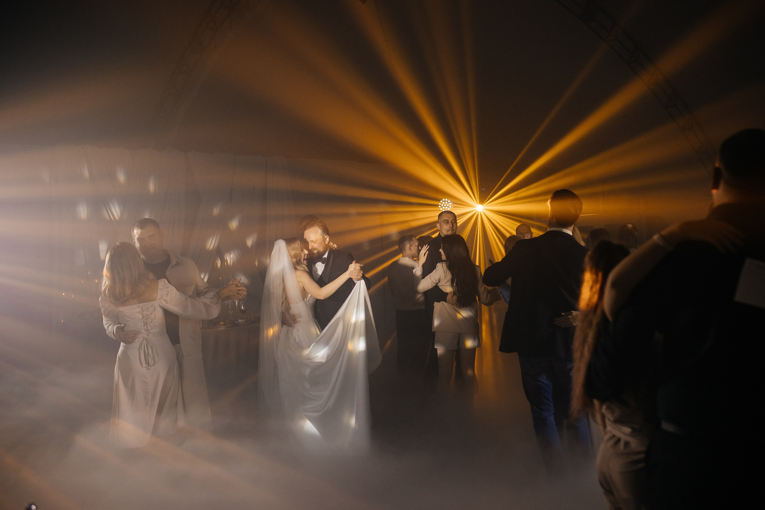 Илья и Инна 2025 Небо. Свадебный и портретный фотограф Алина Иванова. Екатеринбург-Москва