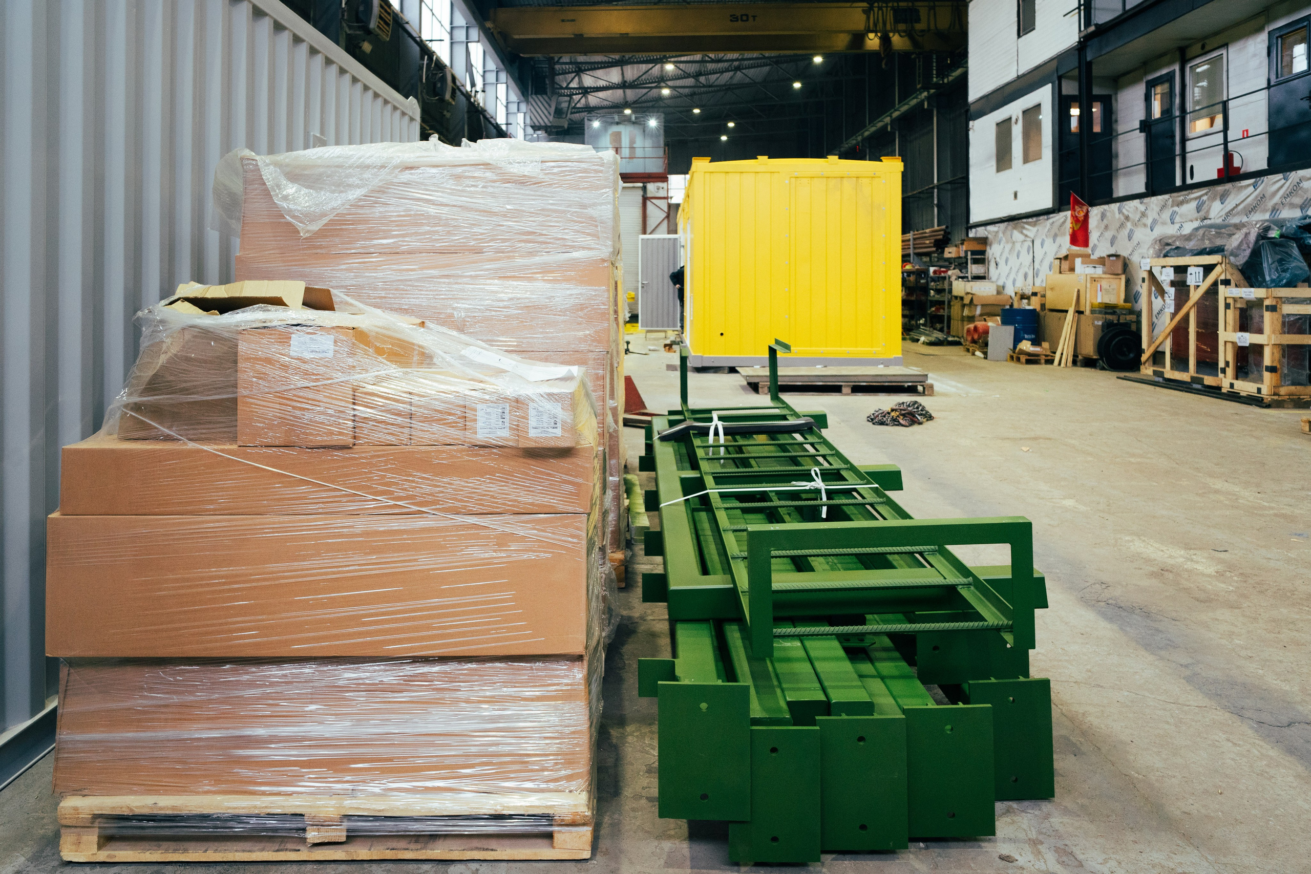 Рабочие цеха компании ПВК. Коммерческий Фотограф Виктор Фоменых