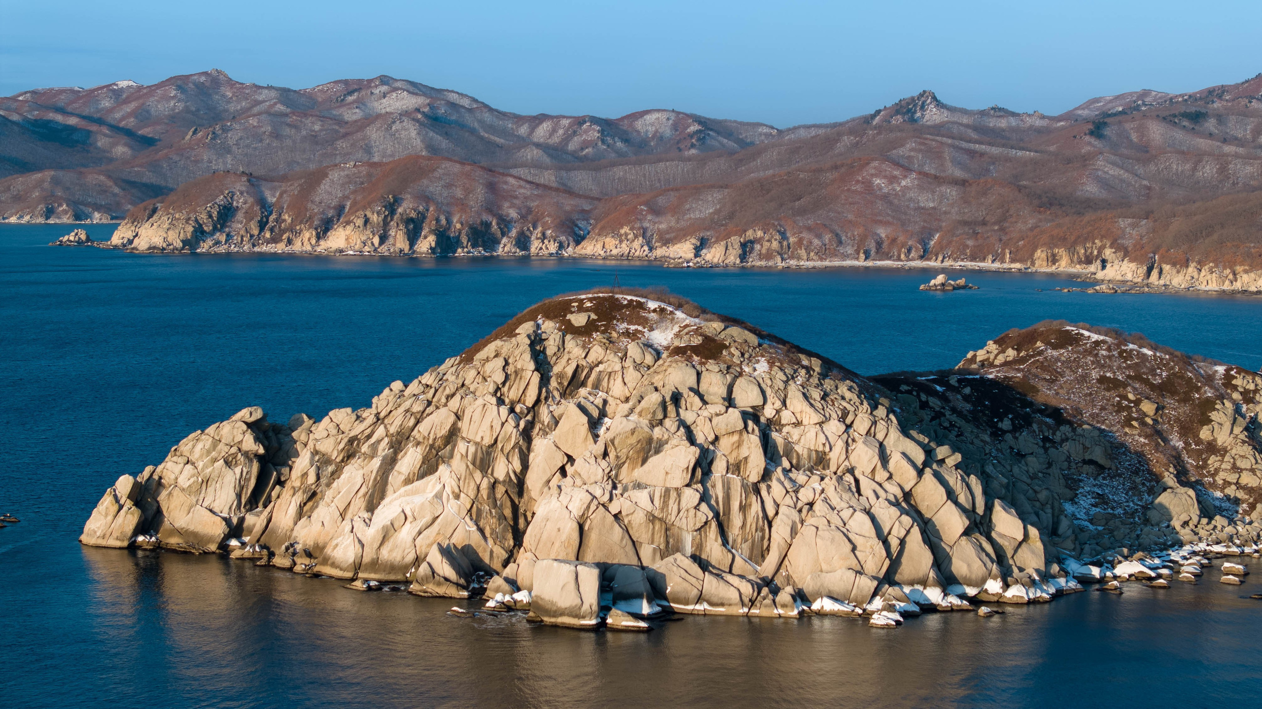 Бухты Триозерье, Окуневая, Спокойная. Турист оптимист