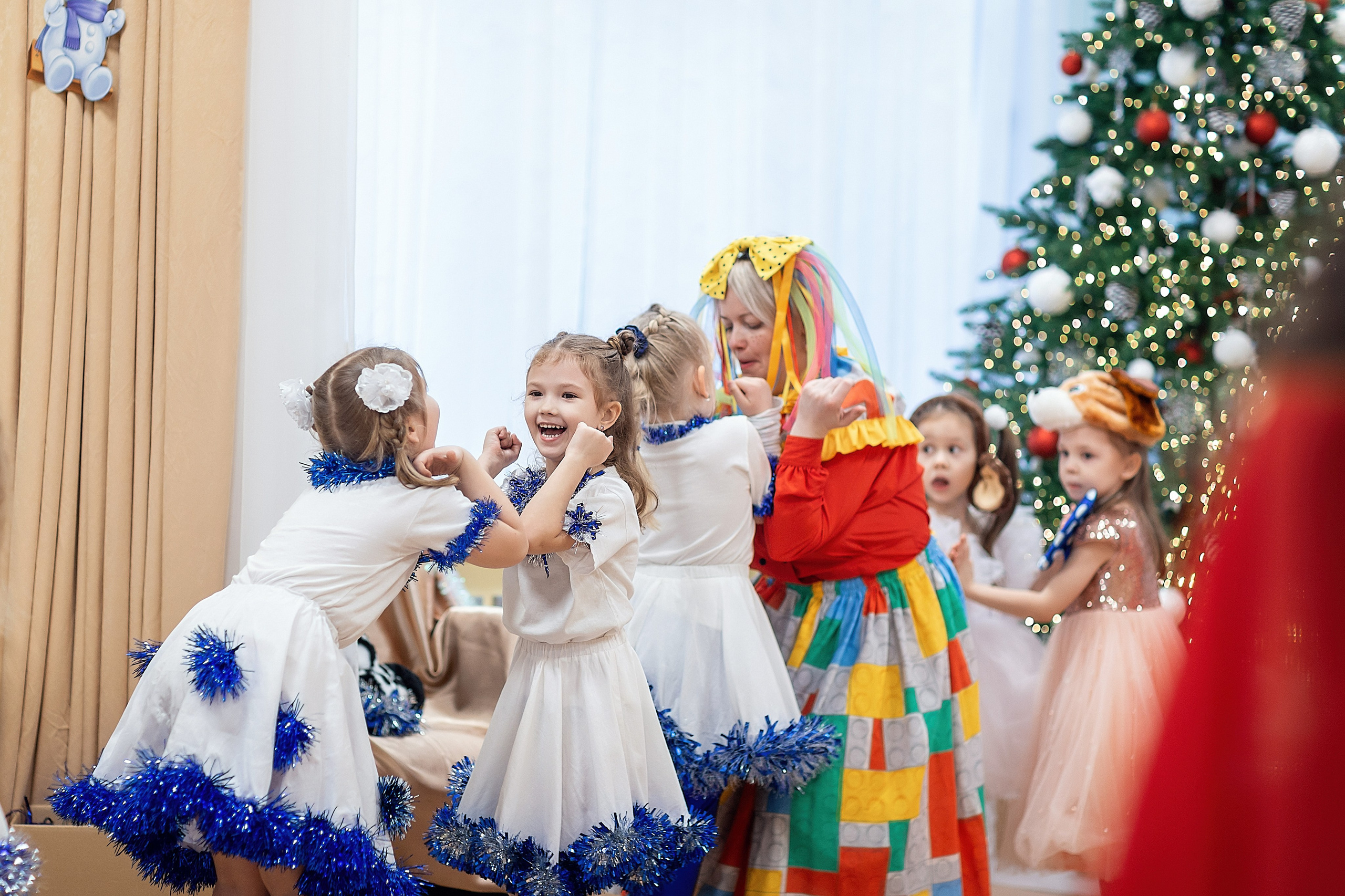 Утренник_"Веселый балаганчик» 2024. Семейный фотограф в Санкт-Петербурге