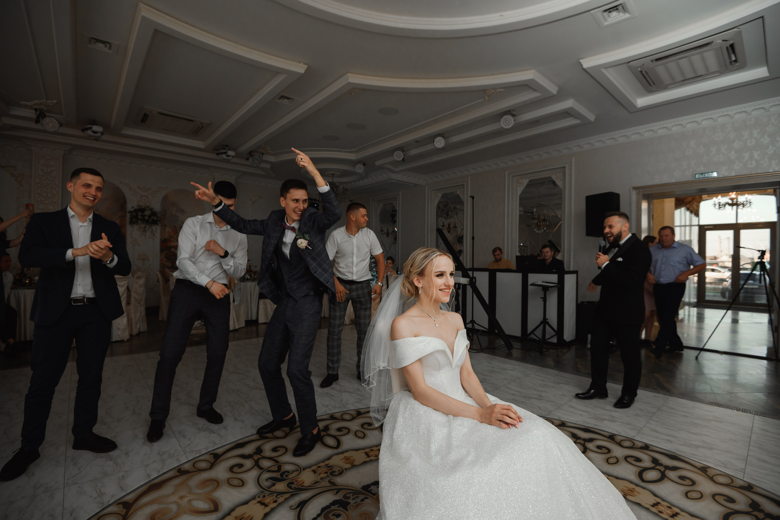 B & A. Свадебный фотограф в г. Астрахань. Так же выезжаю в другие города