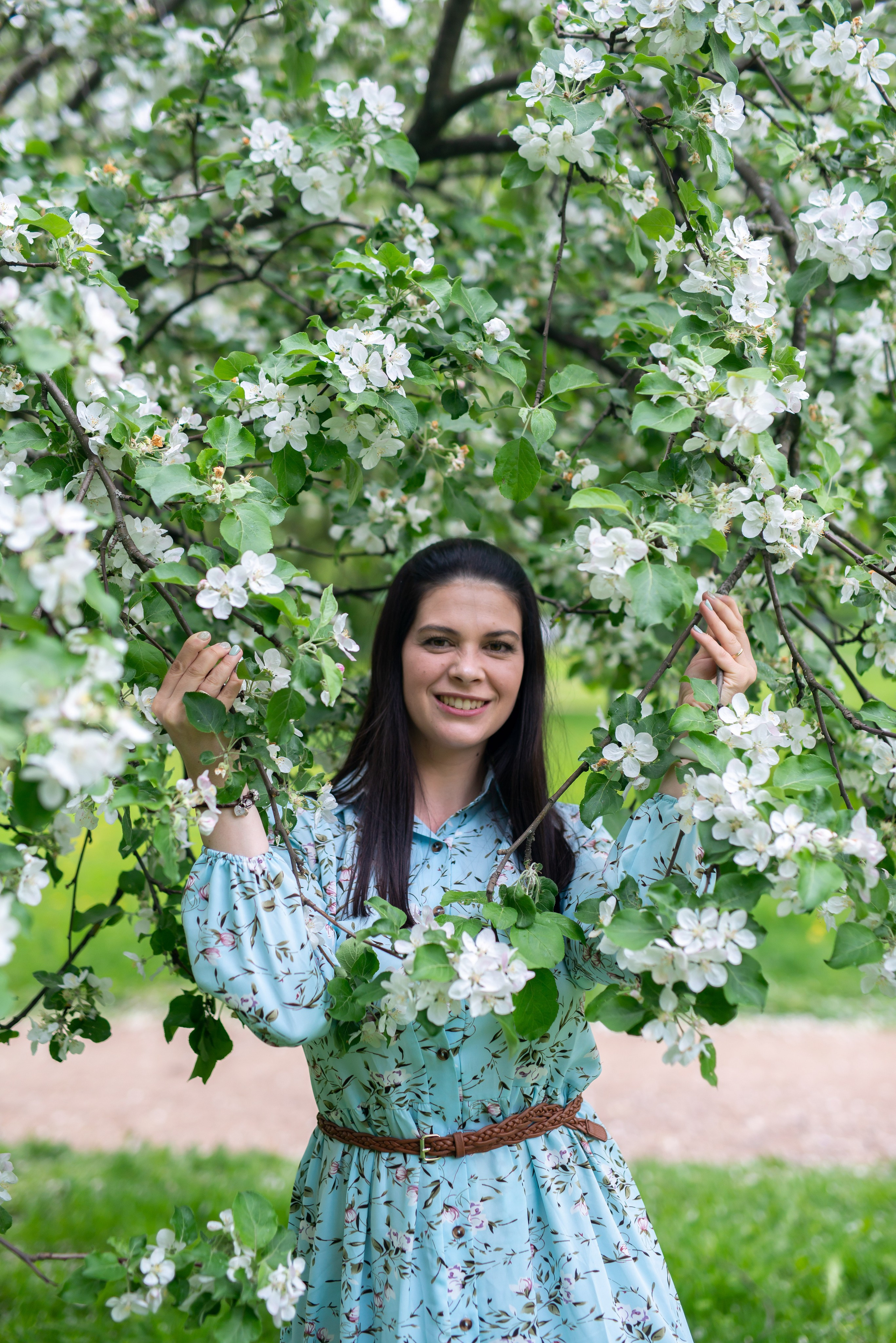Наташа и Дима (фотосессия в цветущих садах). Портретный, семейный и свадебный фотограф в Санкт-Петербурге и в Пушкине Ширяев Денис