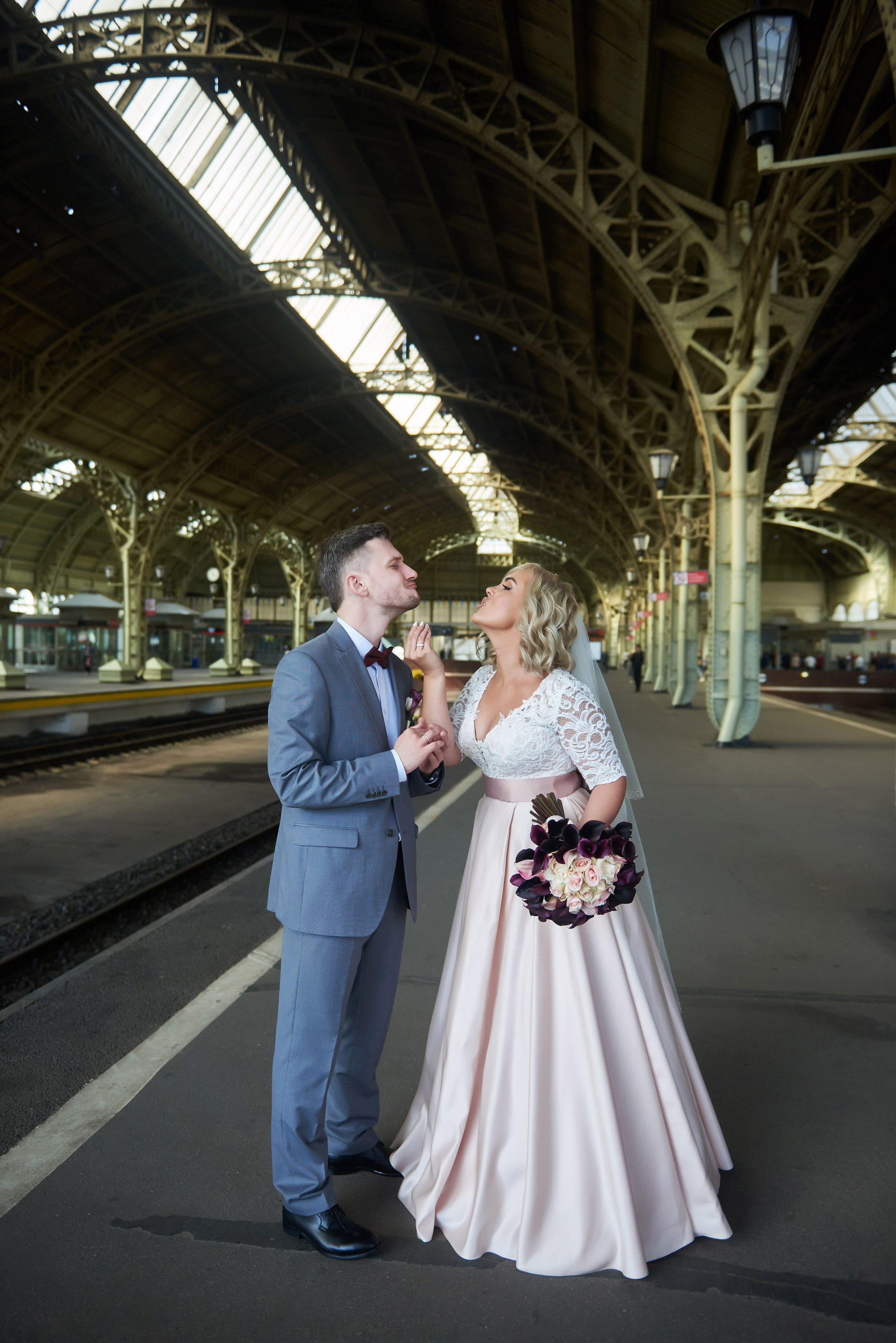 Марта и Анатолий (фотосессия на Витебском вокзале). Портретный, семейный и свадебный фотограф в Санкт-Петербурге и в Пушкине Ширяев Денис