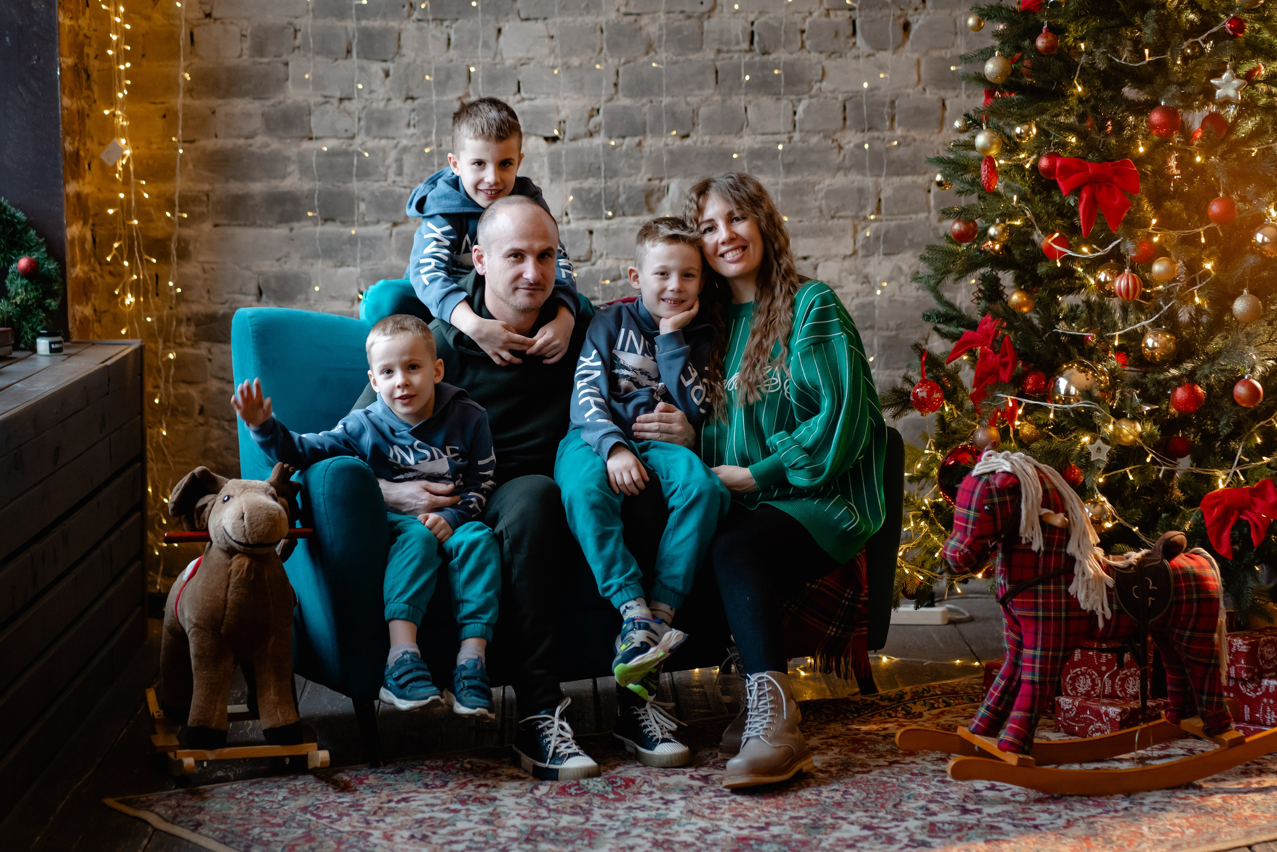 Валентина и Константин с детьми. Главная