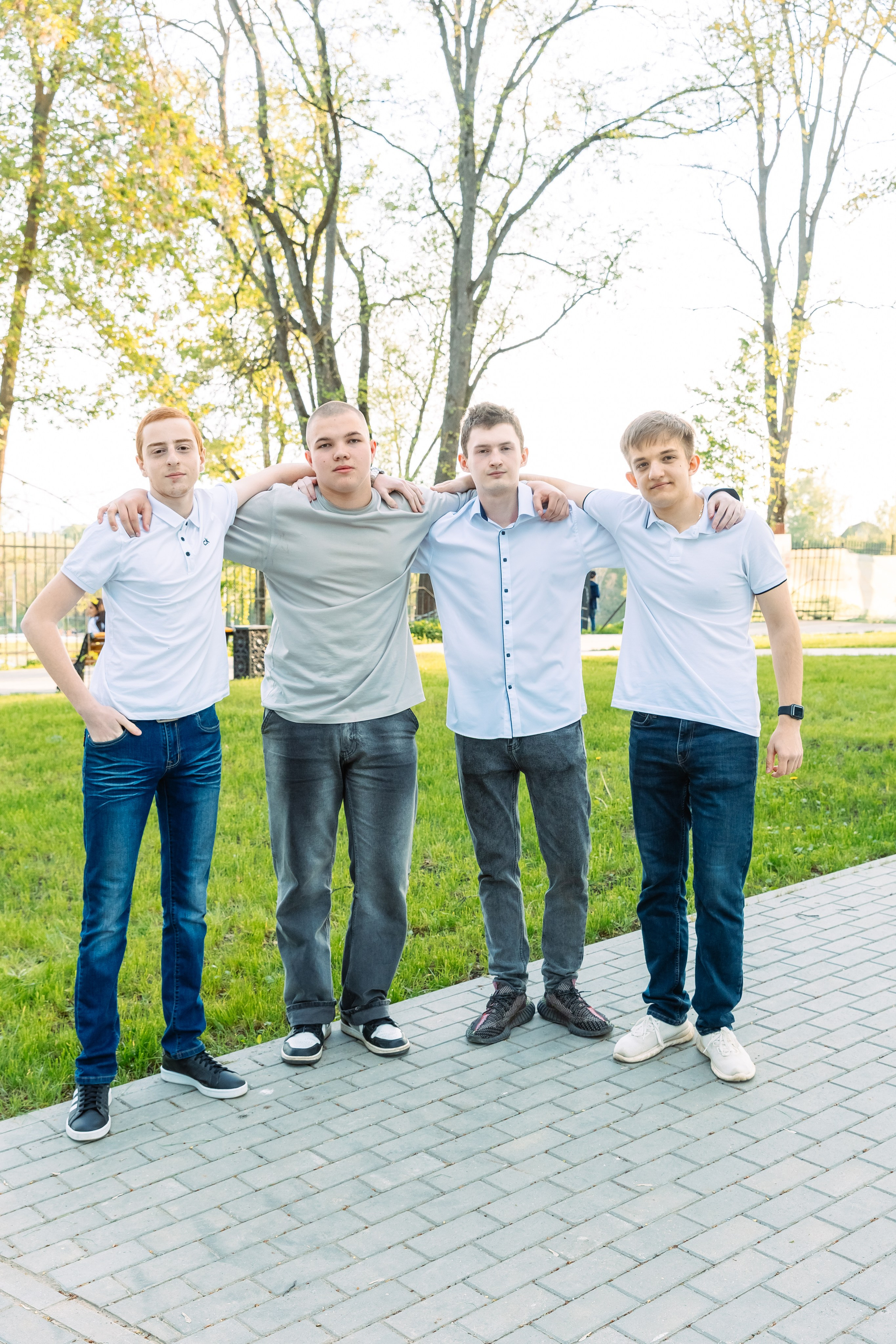 Позирование группы. Выпускные альбомы для детского сада и школы