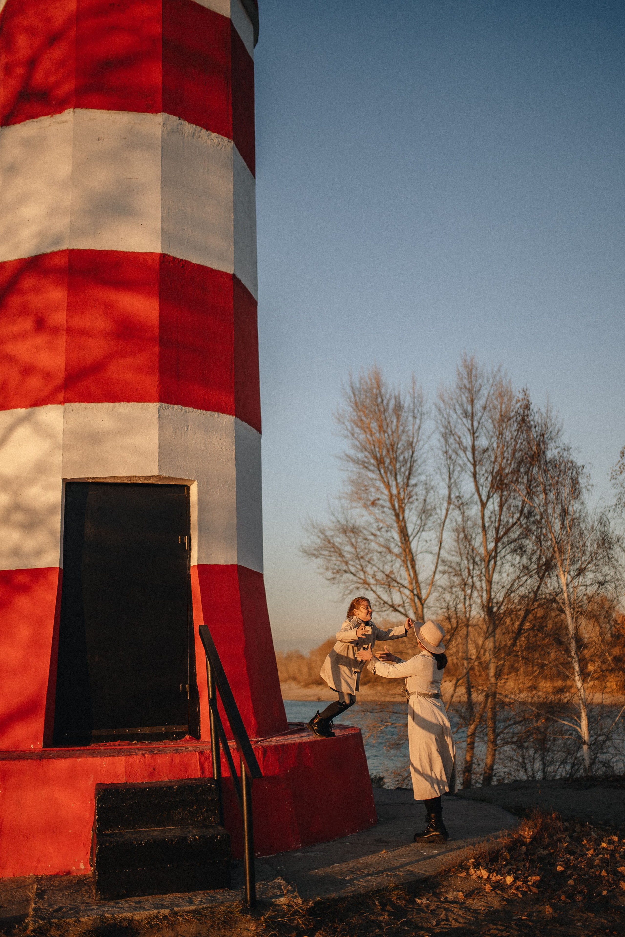 Катя и Варя (маяк). Семейная фотосессия в Новосибирске от фотографа Ольги Коваль