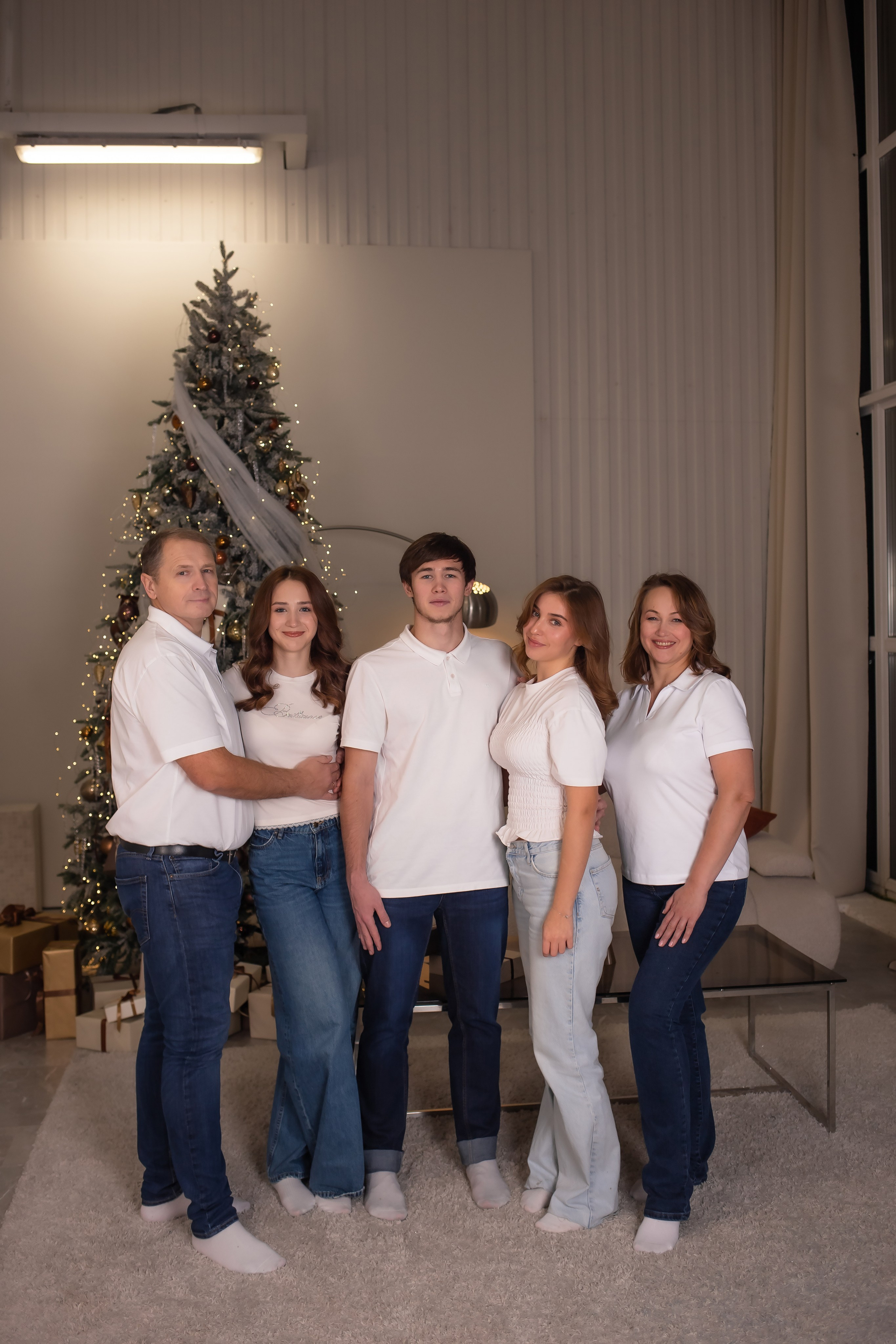 Алена. Семейная съемка в зале Крем. Фотограф в Калининграде Решетникова Алина