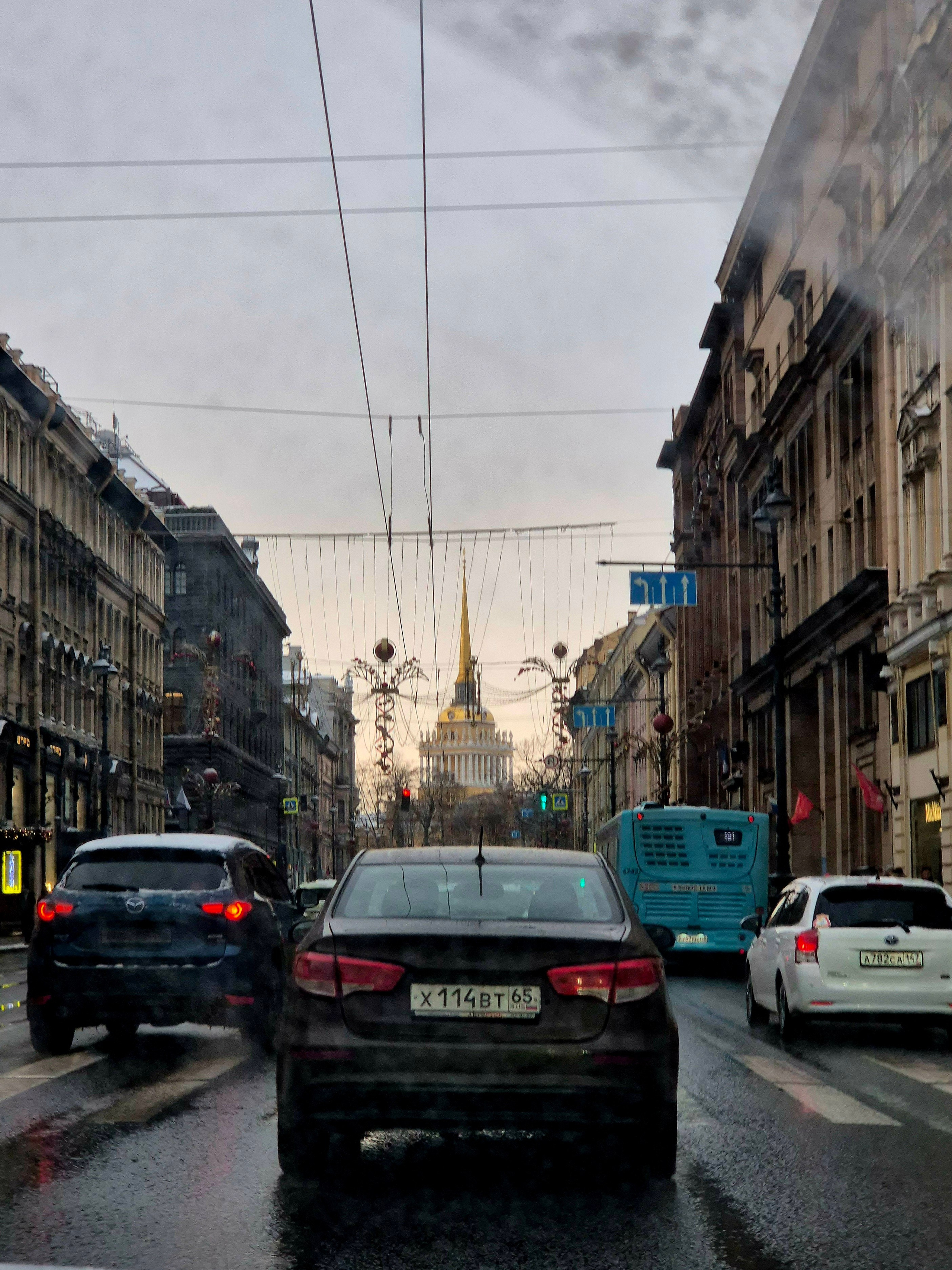 Невский проспект. Нет ни снега, ни слякоти