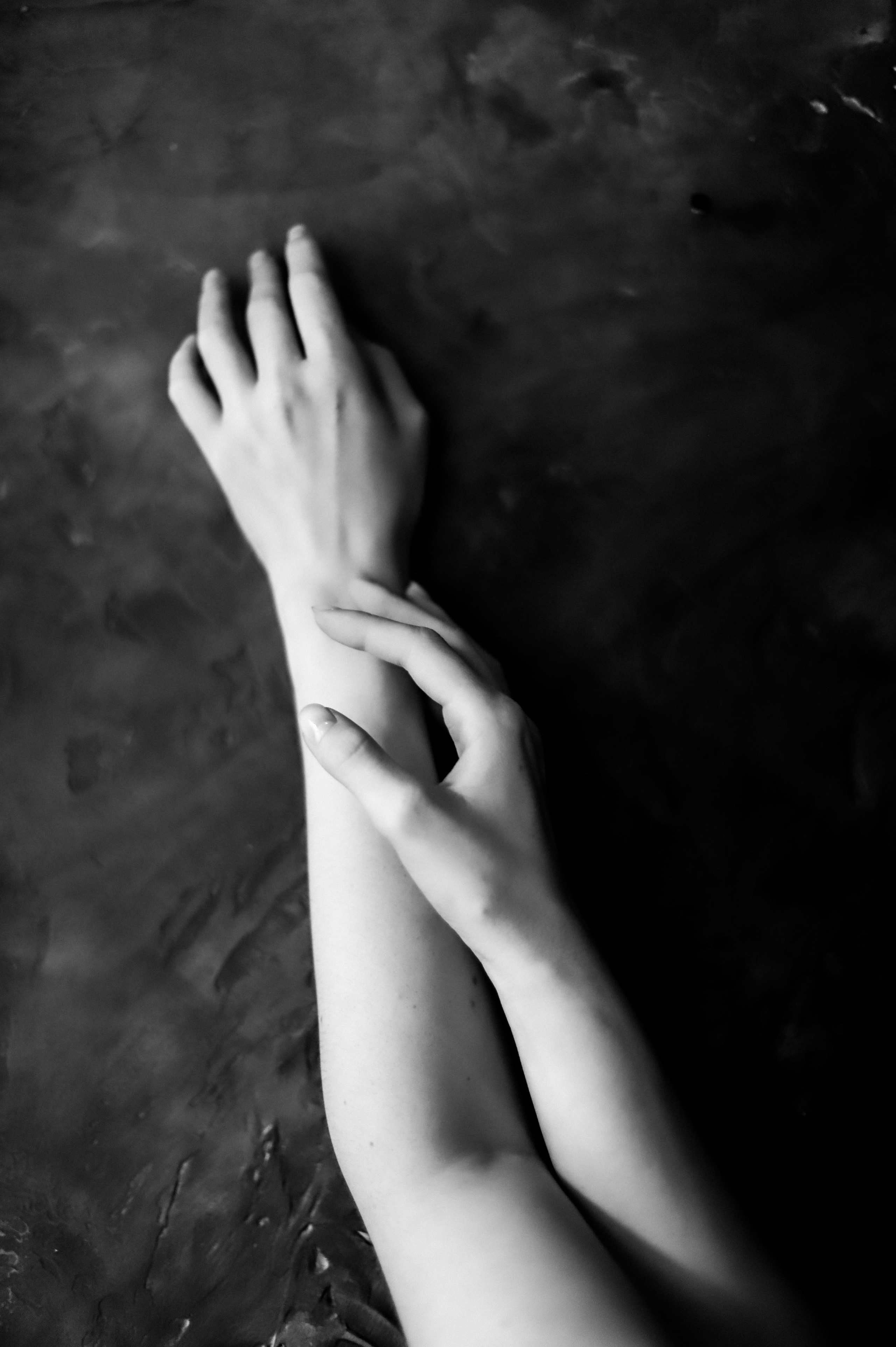 Танец рук Лизы. Портретный и эротический фотограф Ирина Подборская (18+)