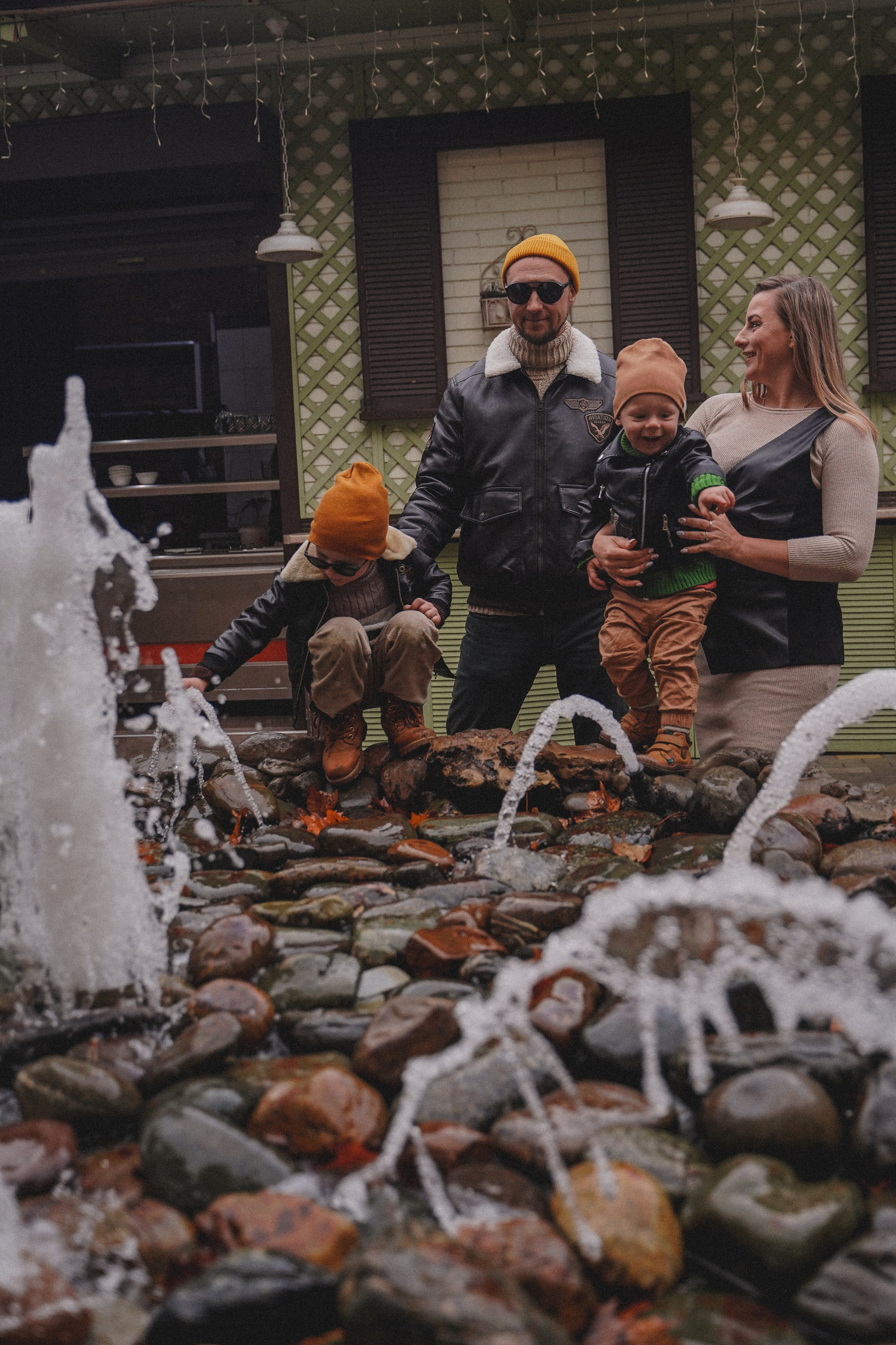Семейная осенняя фотосессия у реки. Семейный и женский фотограф в Краснодаре Анастасия Приймак
