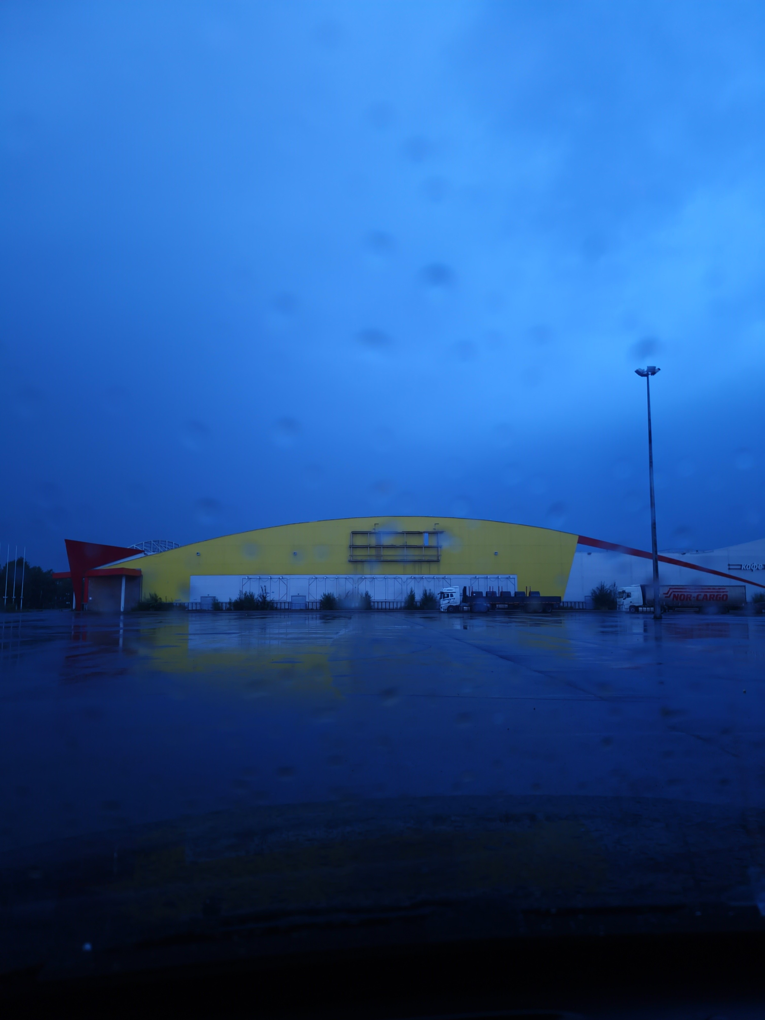 Август 2025. Den Mirov — Фотограф, Музыкант