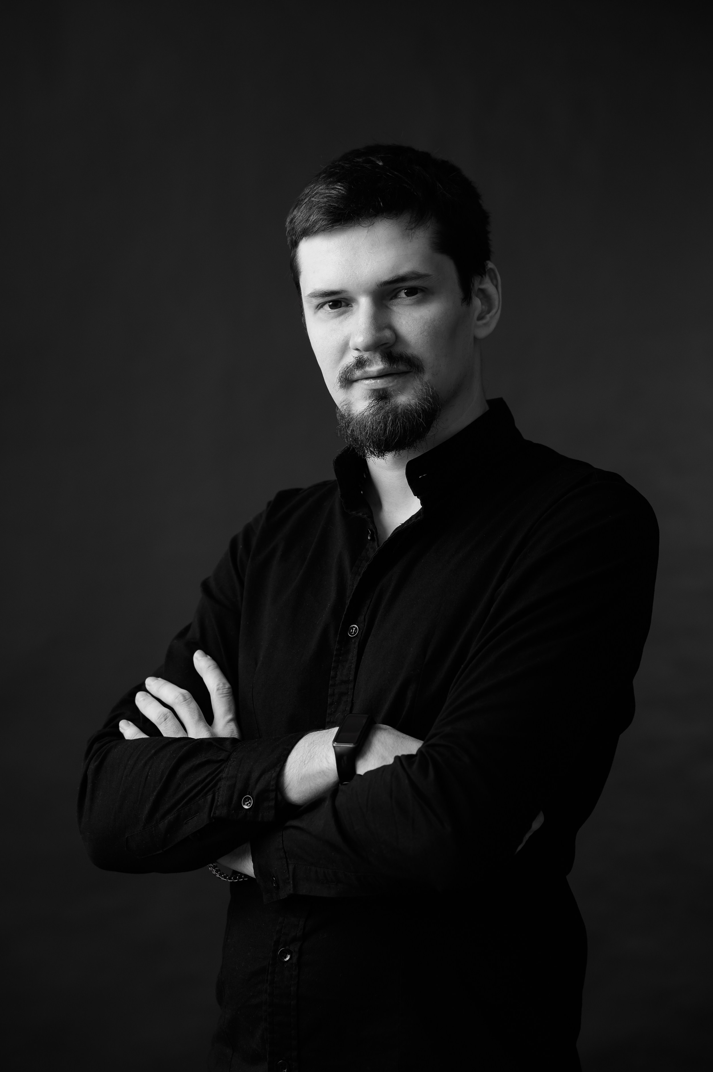 Мужской студийный портрет в Казани для делового имиджа, портфолио и публикаций в социальных сетях от фотографа Алексея Клейменова