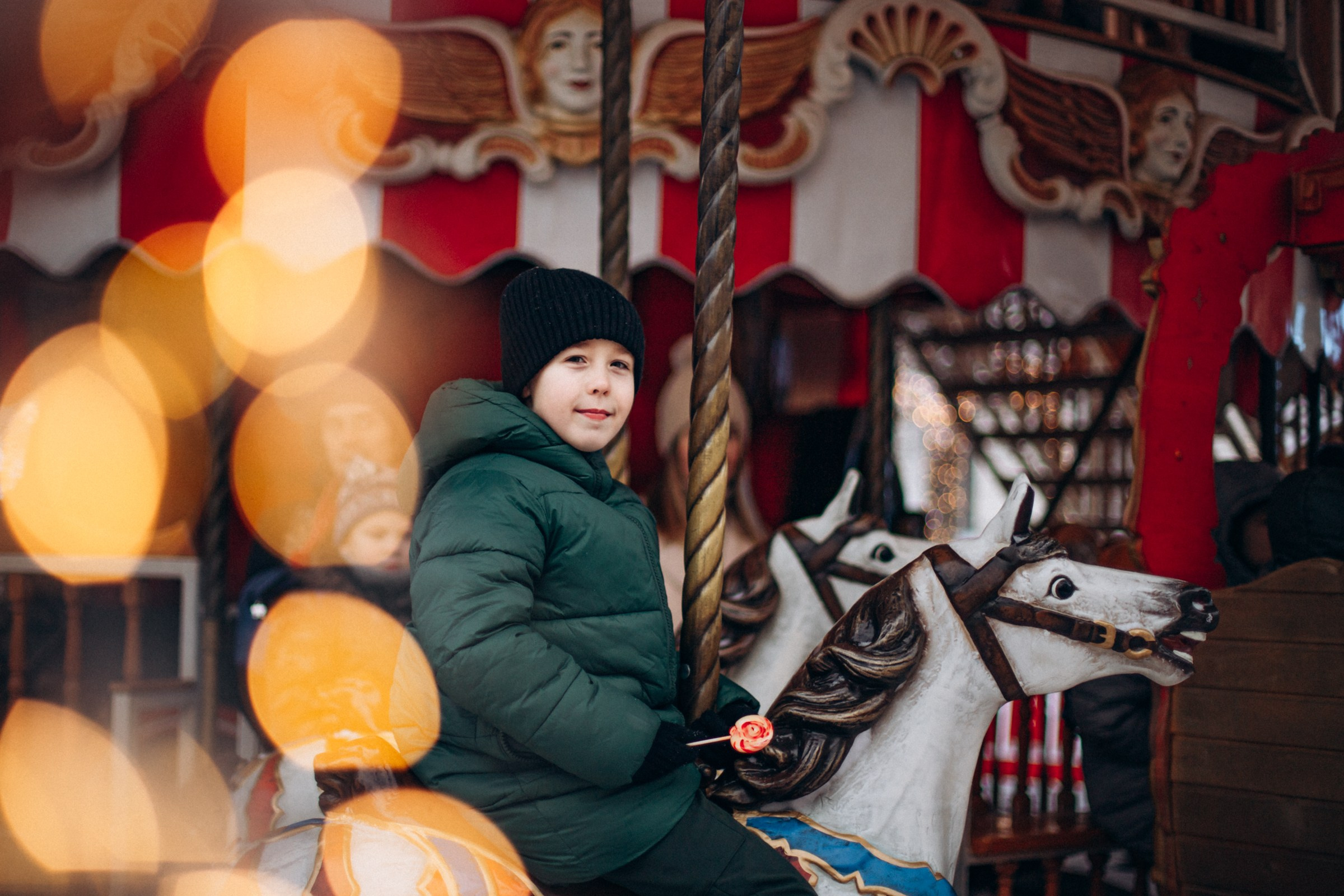 Оксана с сыном в декабре. Фотопрогулка в Петербурге. Индивидуальный и семейный фотограф в Санкт-Петербурге