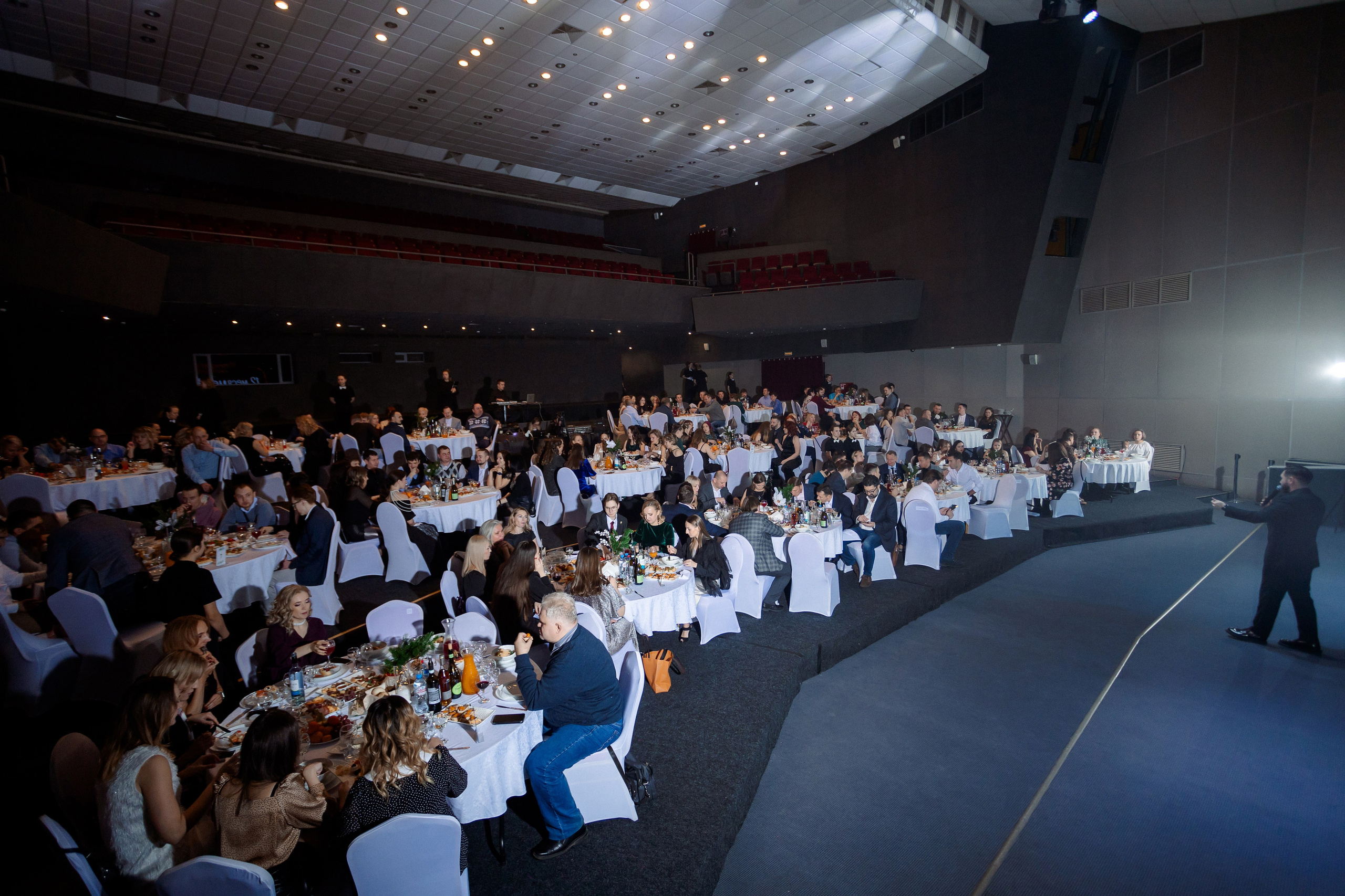 РЕПОРТАЖ: НОВЫЙ ГОД В ДК МЕТАЛЛУРГ. Профессиональный фотограф в Ижевске Леша Петров