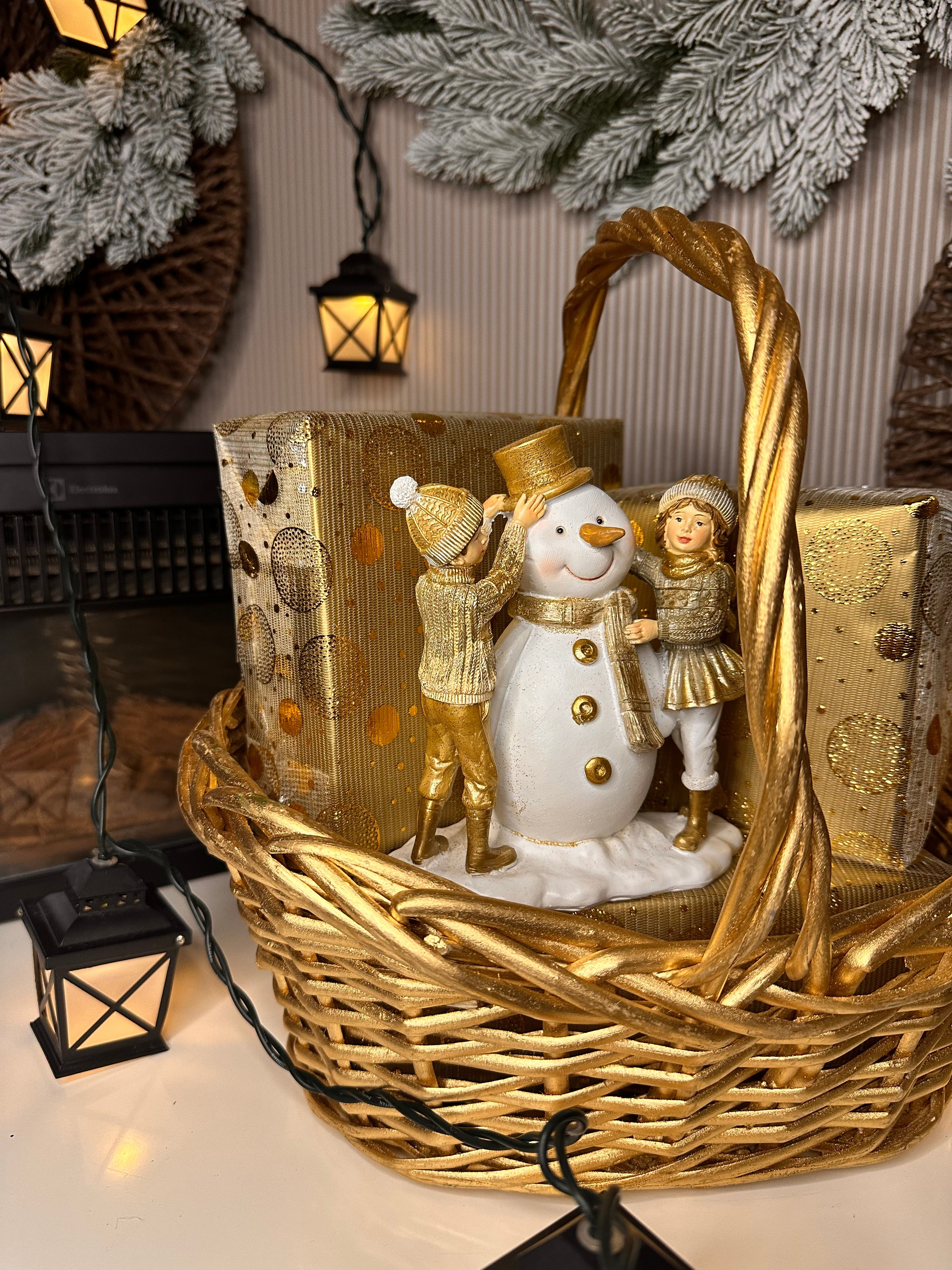 Новогодняя корзина. Студия подарочных наборов «Владия»