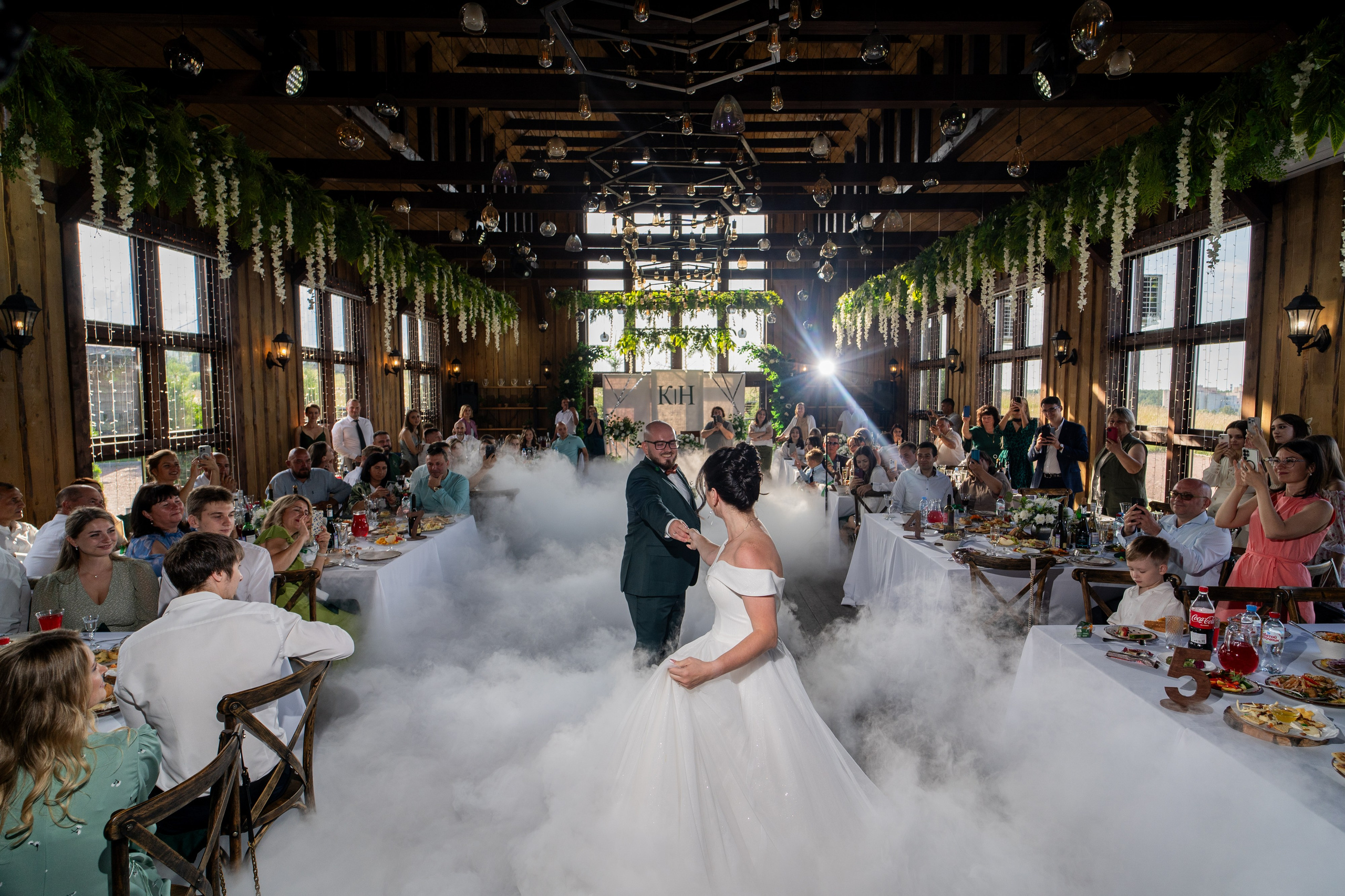 Банкет в ресторане «Амбар № 1» в городе Петергофе. Свадебный фотограф Александр Невский в Санкт-Петербурге