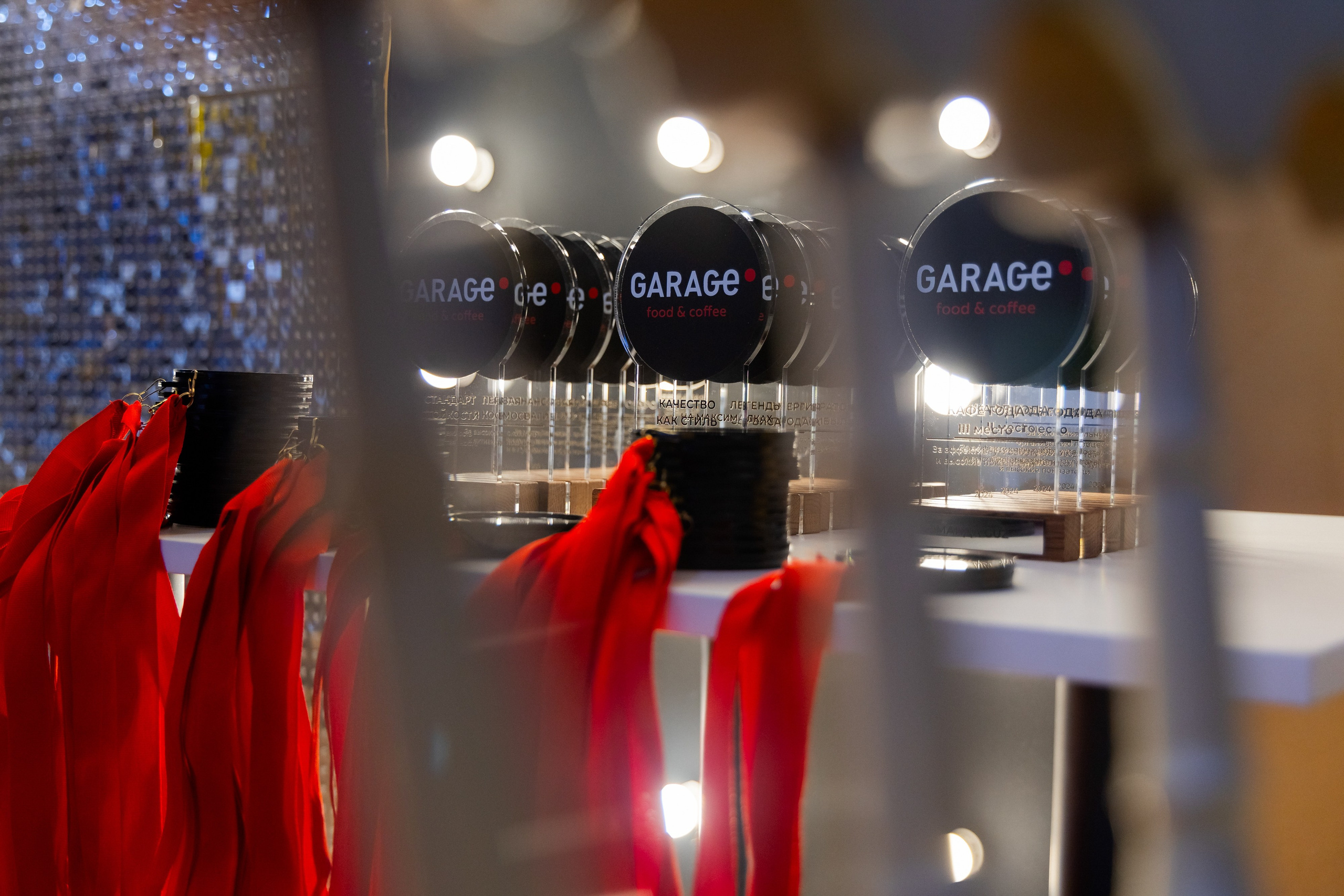 Корпоративная фотосъемка для кафе GARAGE | Новый год 2025 | Минск. Свадебный фотограф в Минске/Беларуси Сергей Спиридонов