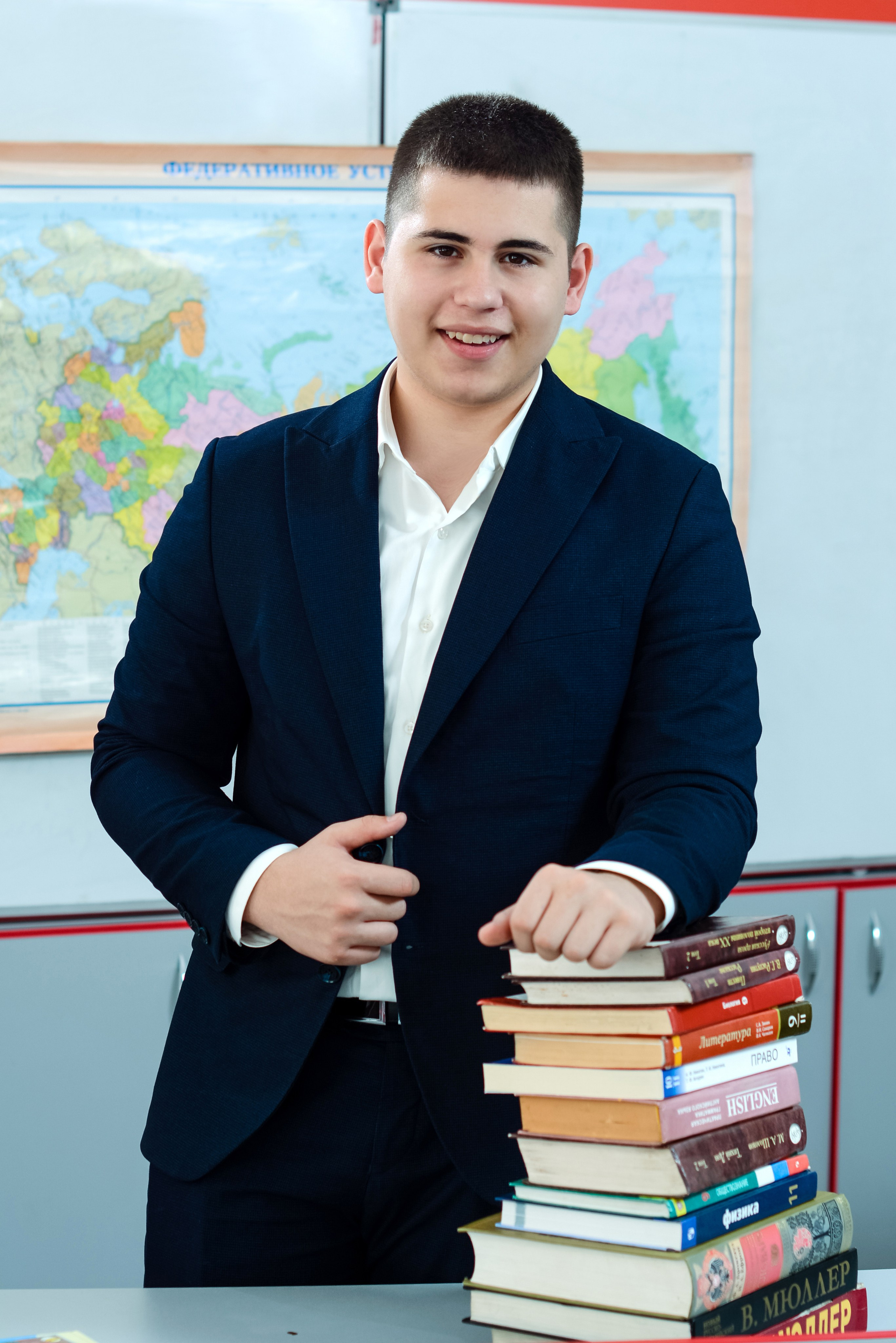 Фотосессия для выпускного альбома в классной комнате. Вячеслав Скрипник Фотограф Краснодар