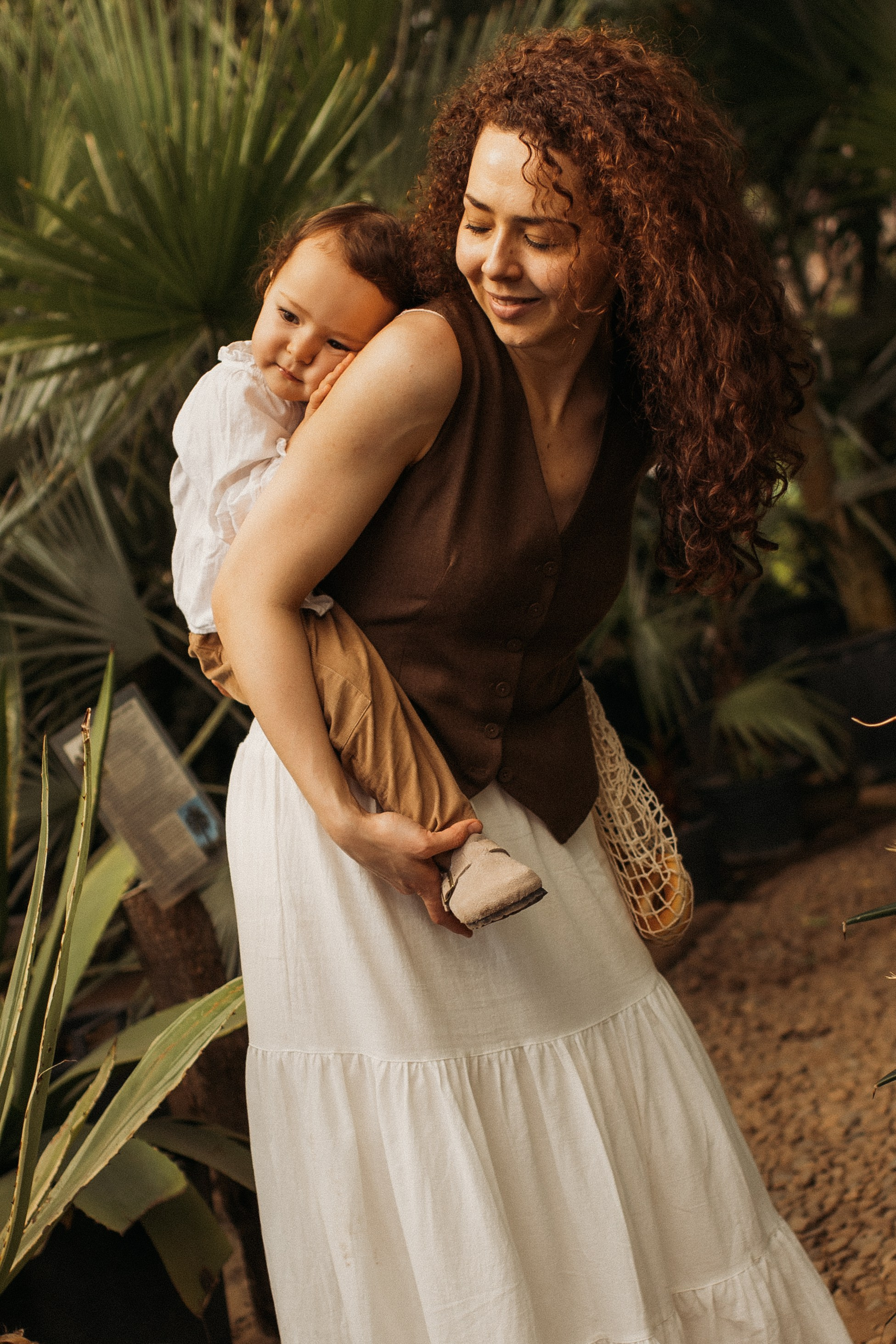 Зарина и София съемка в оранжерее. Семейный и свадебный фотограф в Москве и Зеленограде Марина Малярова