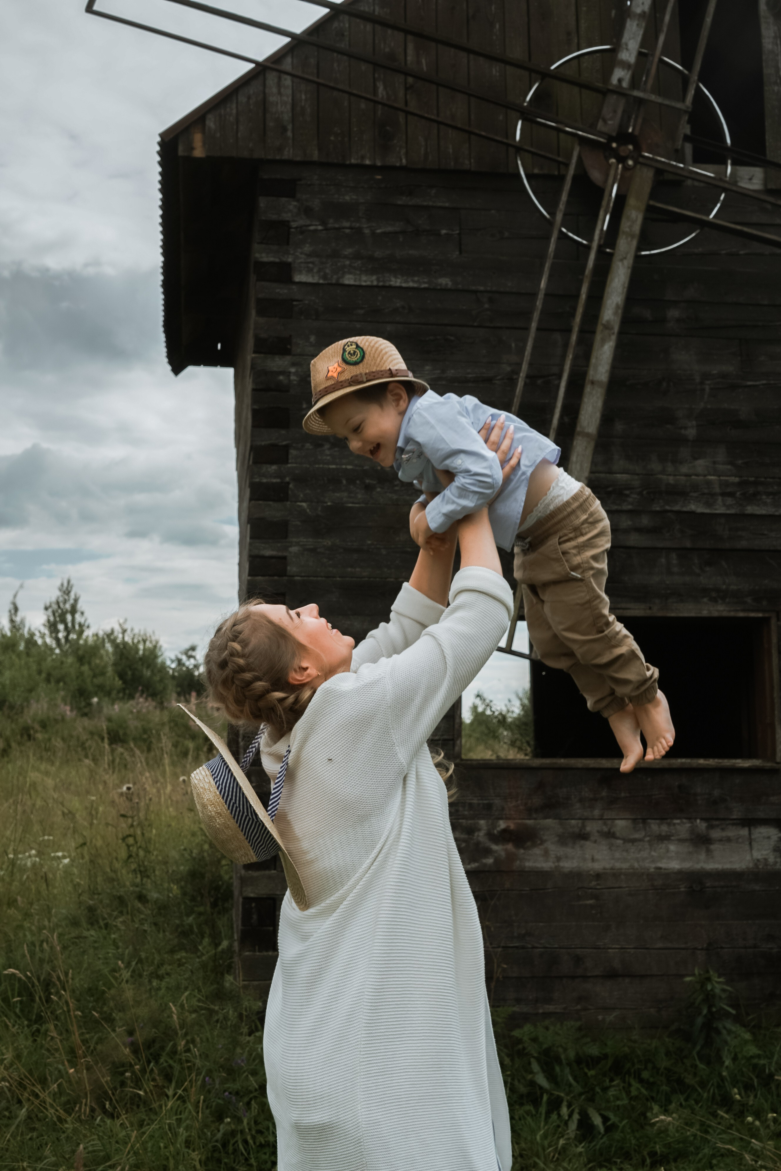 Семейная съёмка на старой Мельнице. Свадебный, семейный и контент фотограф в Санкт- Петербурге Елена Грие
