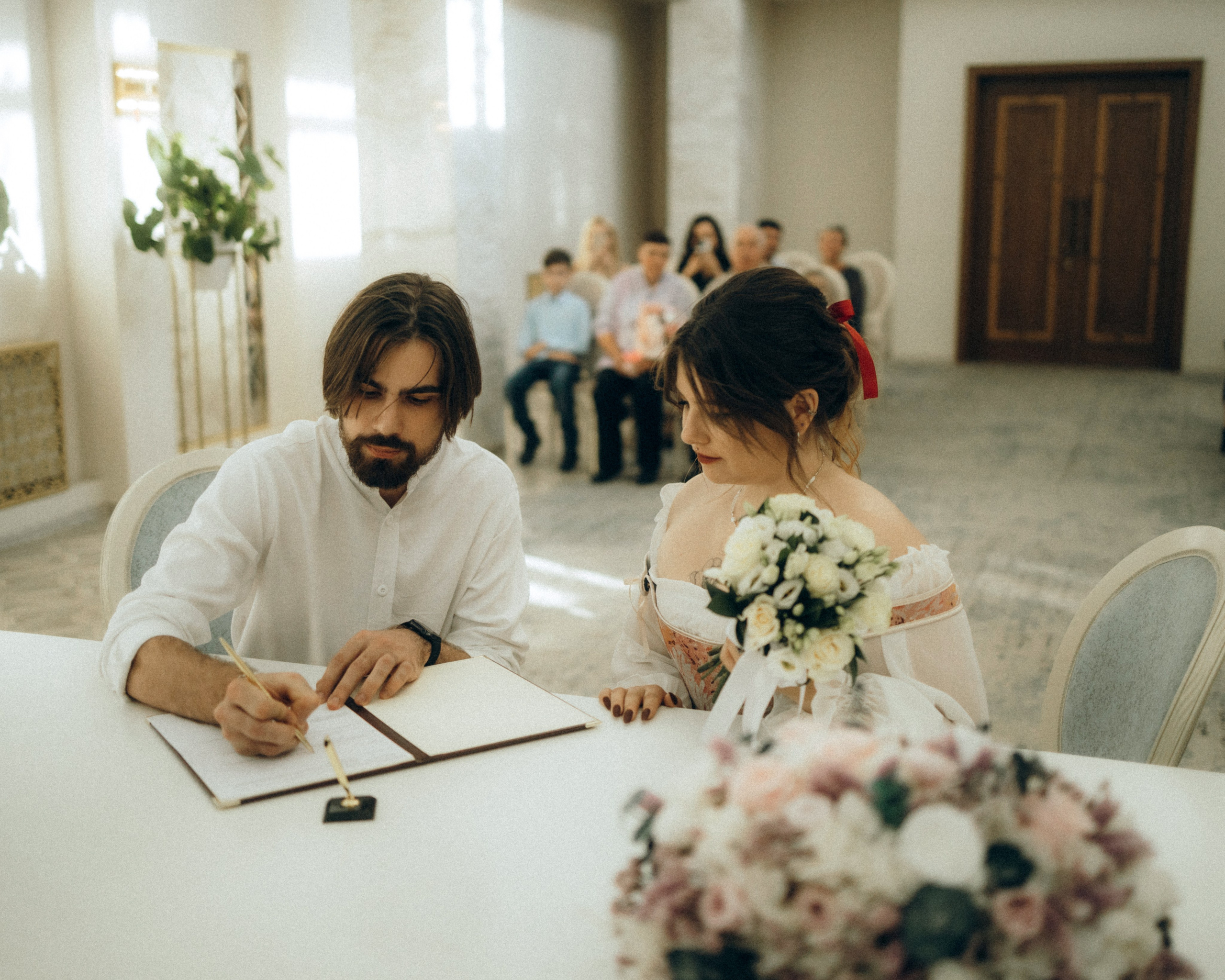 Илья и Настя, прогулка на ВДНХ и роспись Савеловском ЗАГСе. Свадебный и портретный фотограф в Москве Кристина Золотова