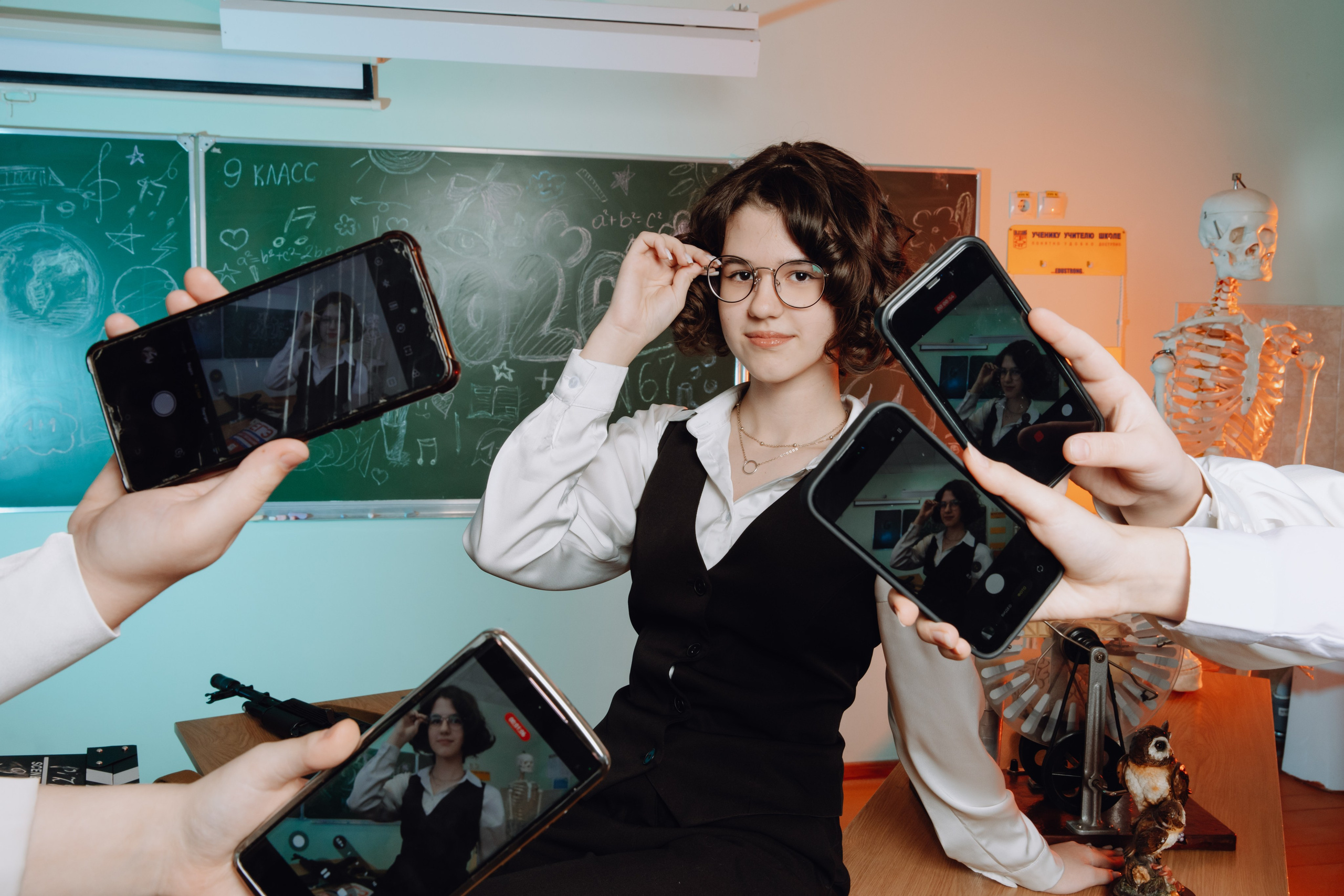 Школьные альбомы в Чернянке. Фотограф Максим Никонов