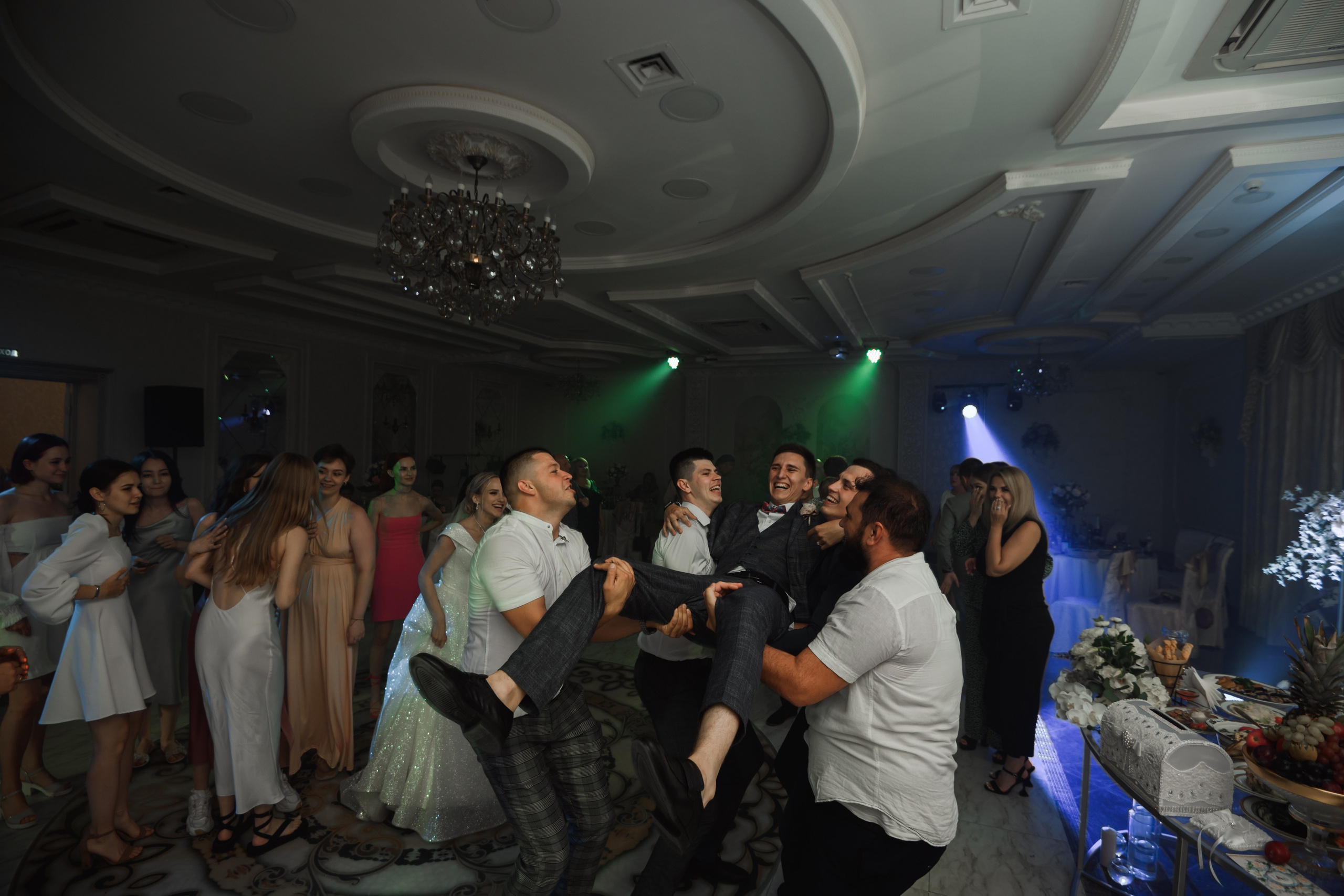 B & A. Свадебный фотограф в г. Астрахань. Так же выезжаю в другие города