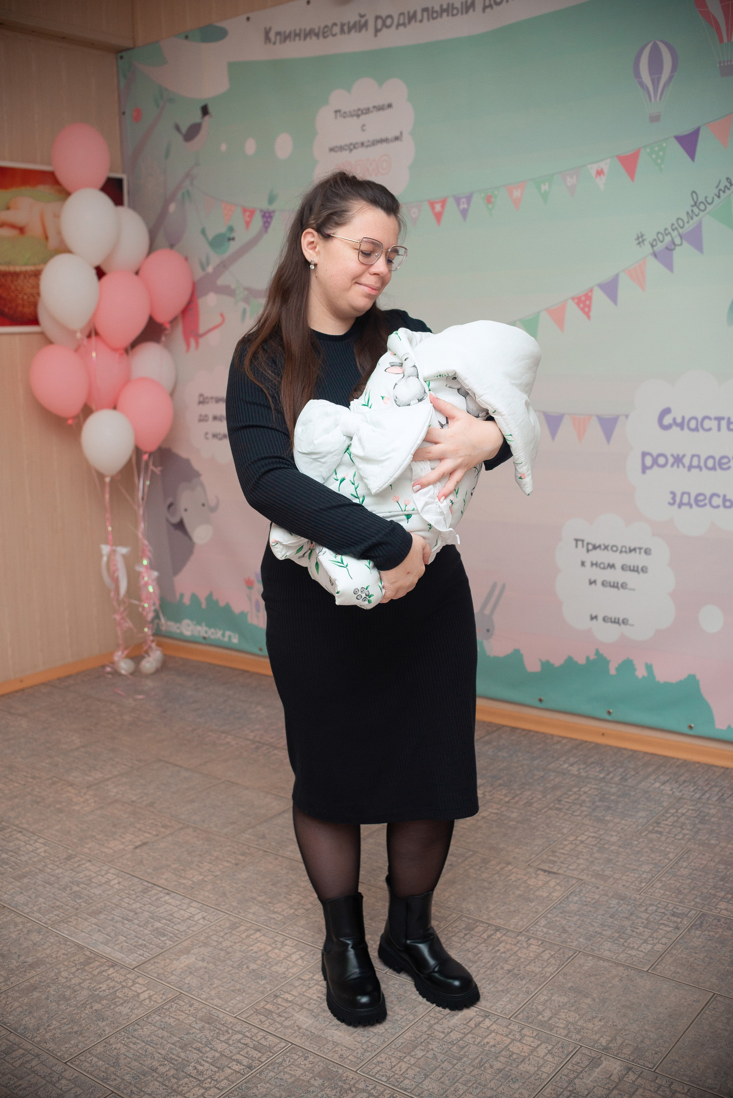 Выписка Егора Областной роддом. Семейный фотограф на выписку из роддома и крещение Минск Настя Гришук