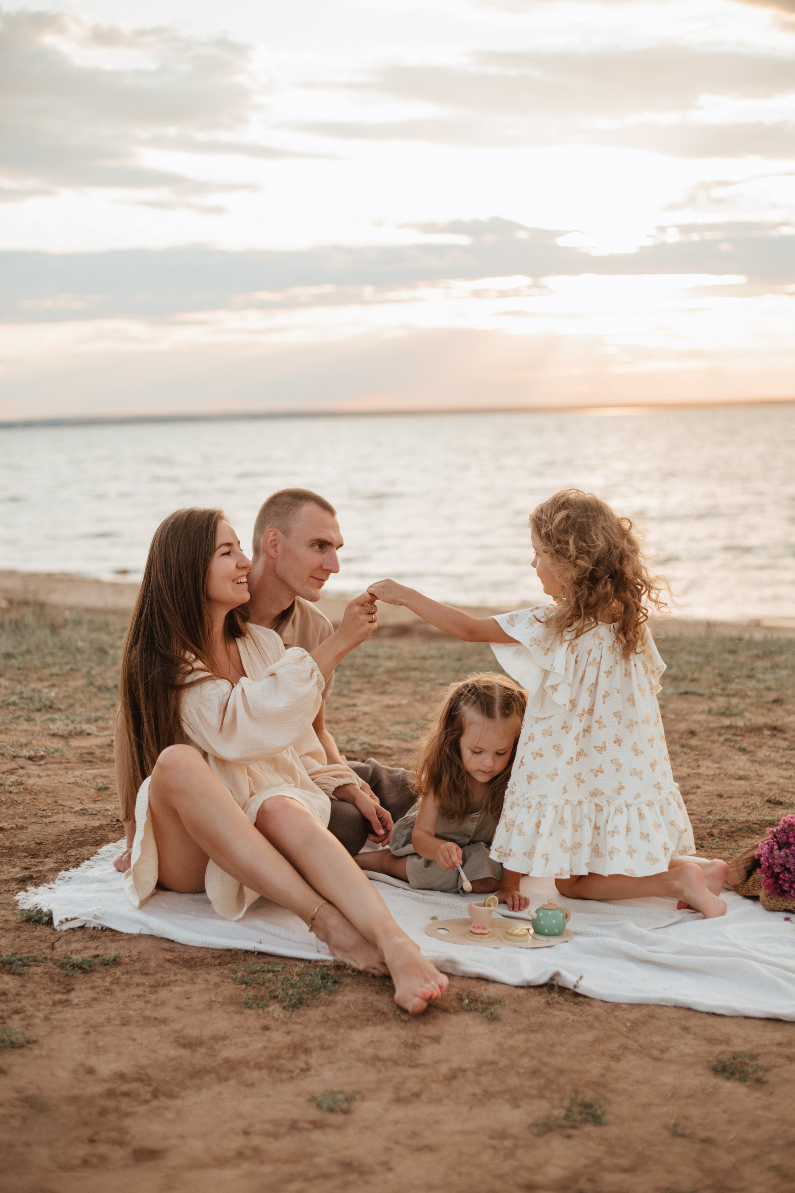 Люба и Саша с дочерьми. Фотограф в Волгограде и Москве | Анастасия Лаврова