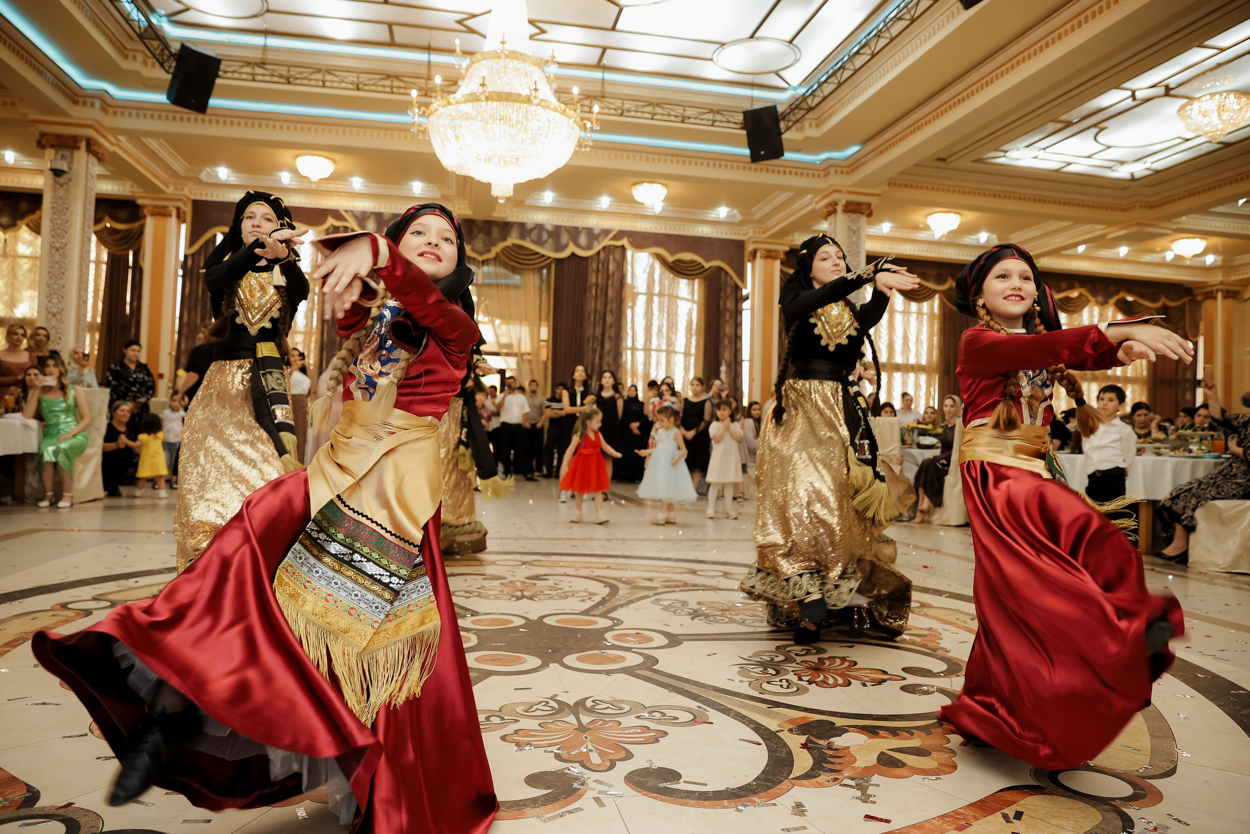 Гаджи и Зара. Omar Shapiev