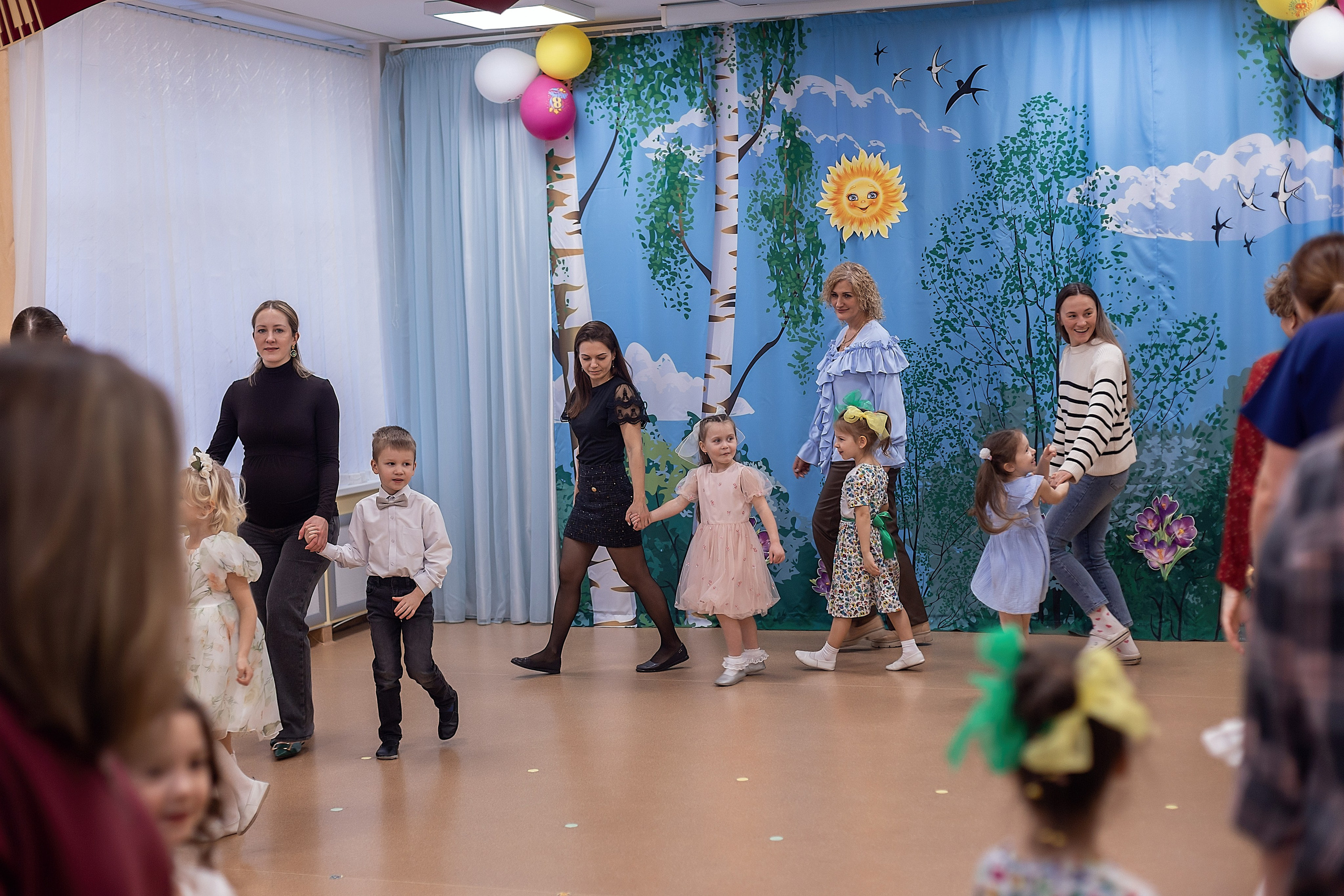 Весенний утренник_старшая группа_2025. Семейный фотограф в Санкт-Петербурге