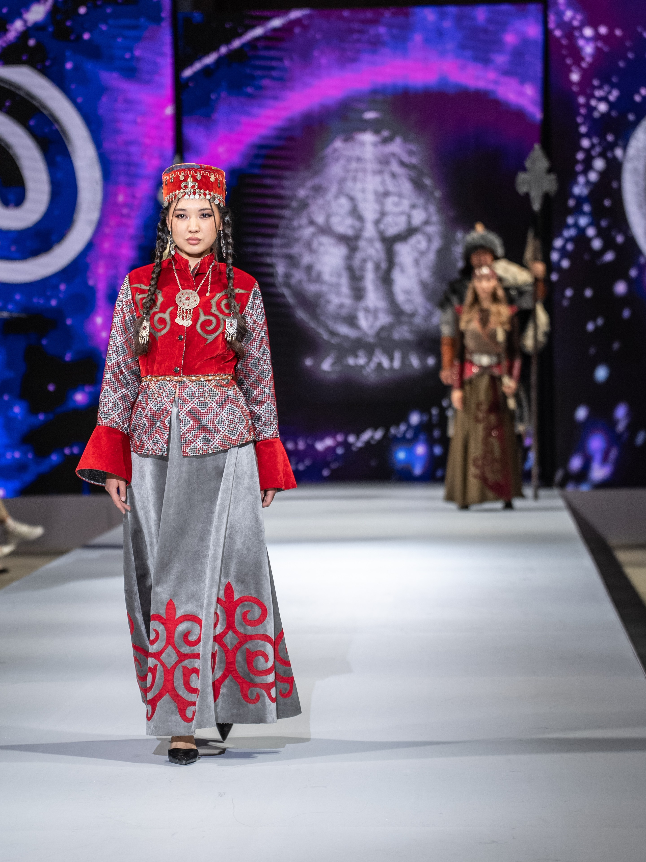 EURASIAN FASHION WEEK Lo Zarata. Сайт Алматинского НЮ АРТ, будуар и фэшн фотографа Дениса Карпенко