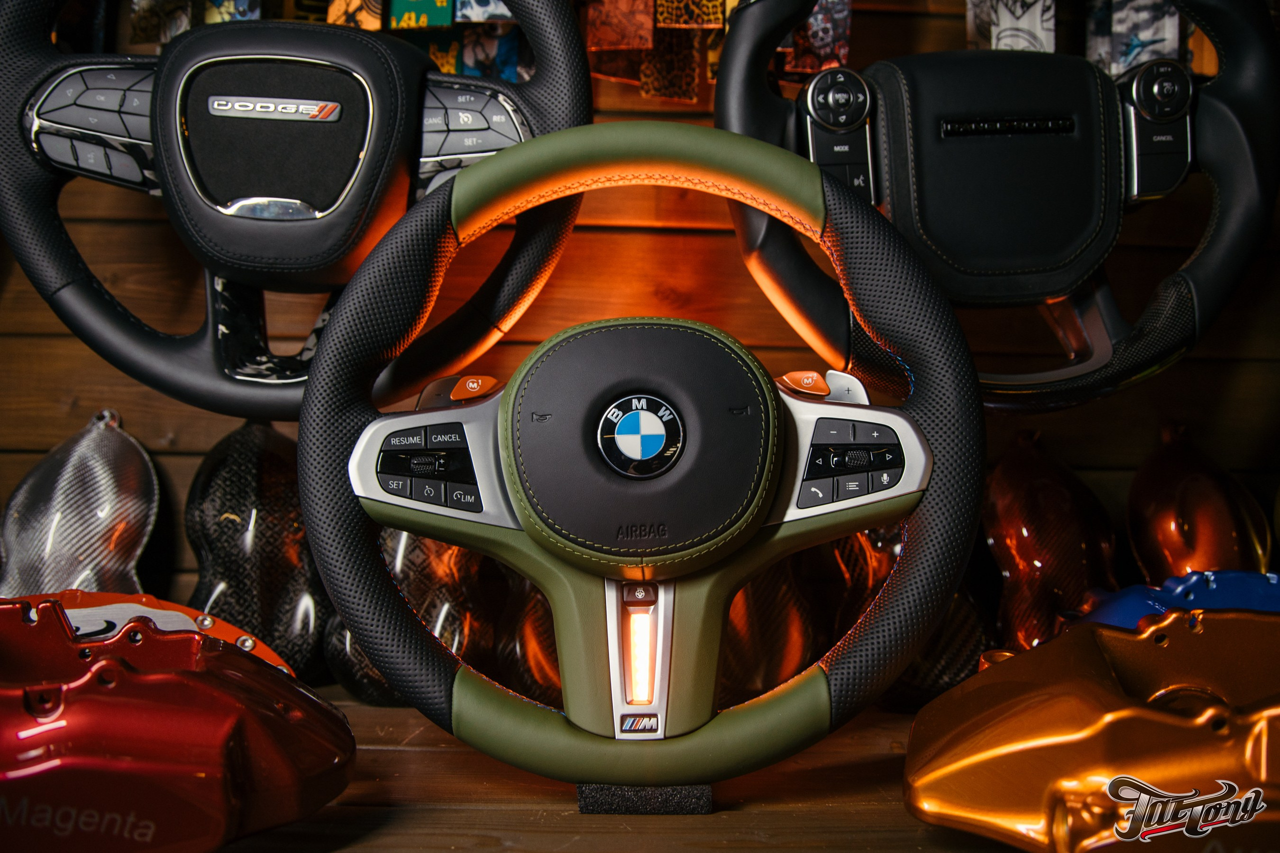 BMW X5M пошив салона в зеленую кожу. DeLorein