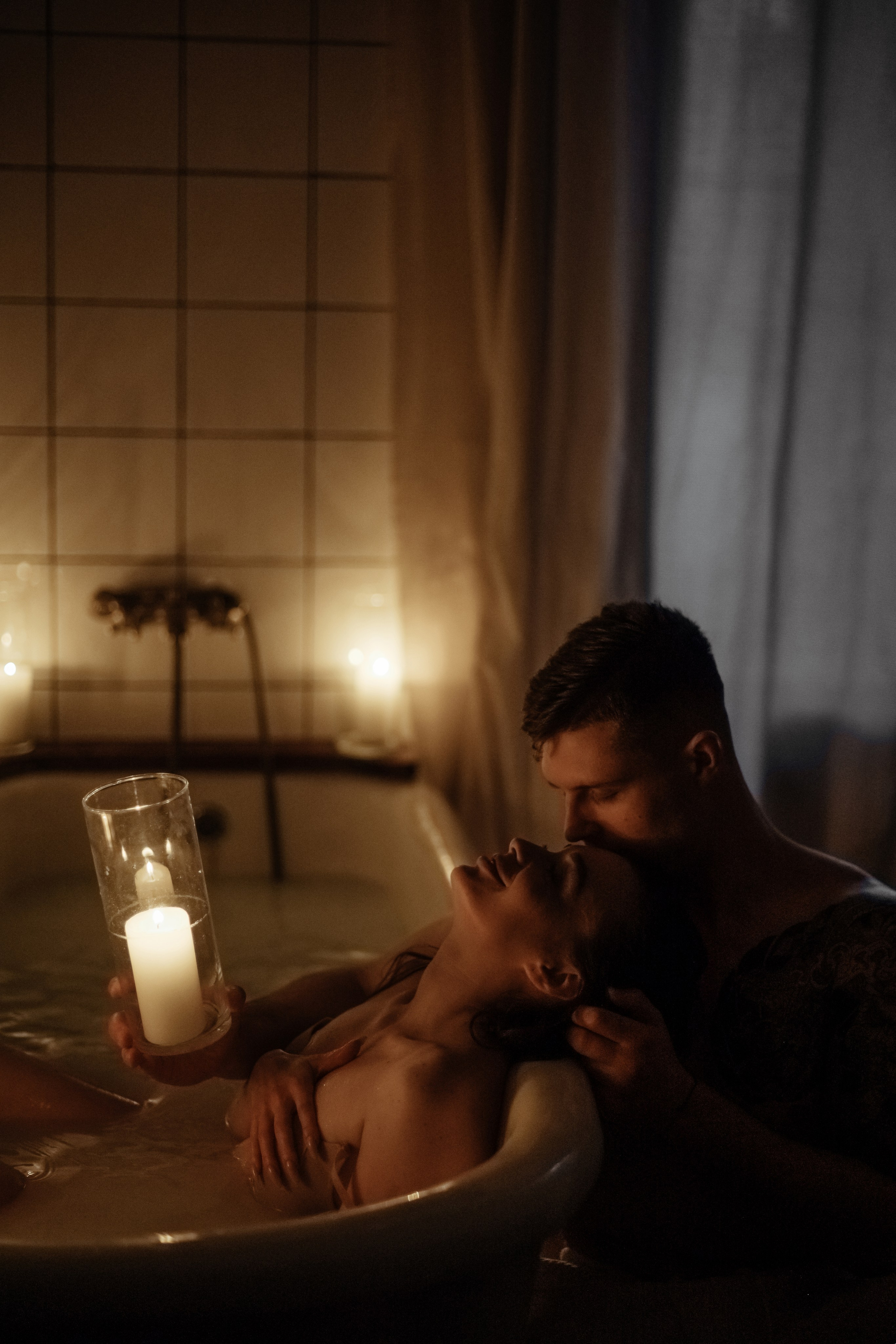 Свадебная фотосъемка в старинном отеле в Крыму. Свадебный и семейный фотограф и видеограф, Крым, Москва, Санкт -Петербург