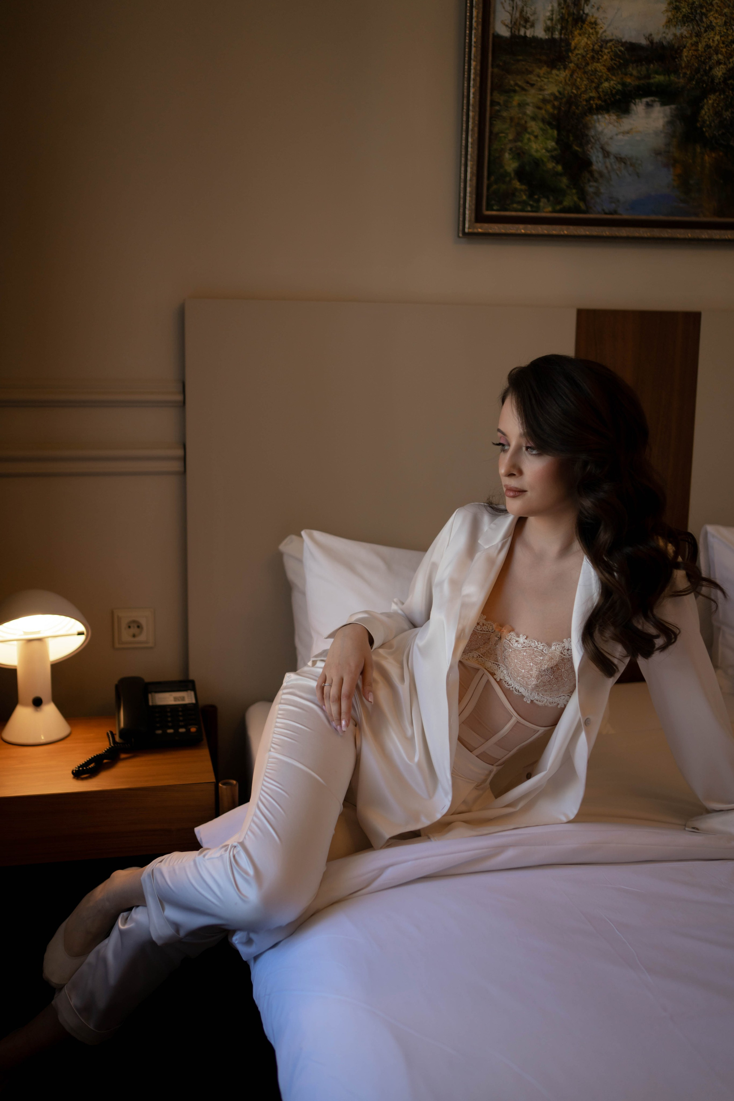 Настя и Дима: свадебная съемка в отеле. Фотограф в Иркутске