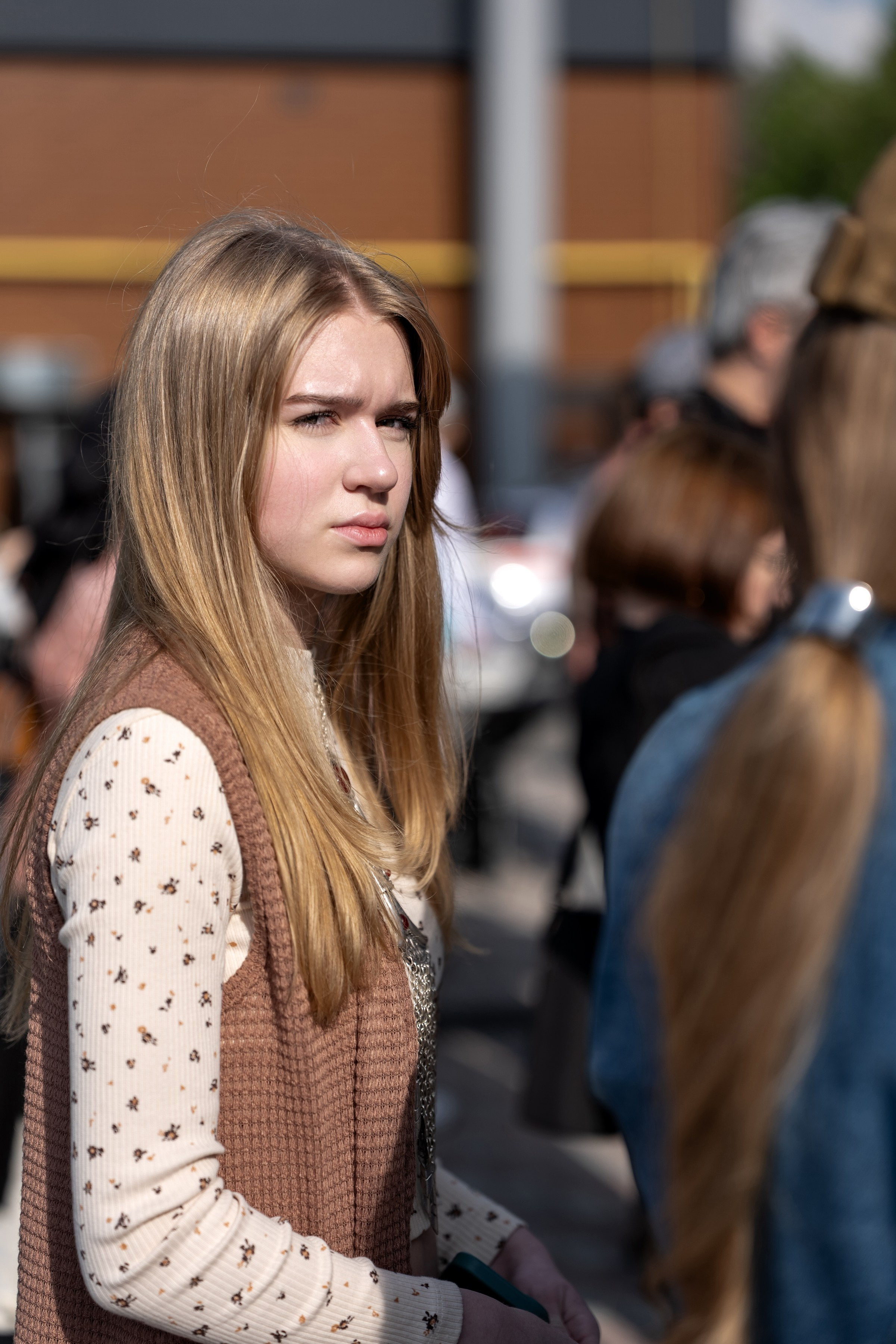 Visa Fashion Week Almaty Pre-Fall 2026 April StreetStyle Day 1. Сайт Алматинского НЮ АРТ, будуар и фэшн фотографа Дениса Карпенко