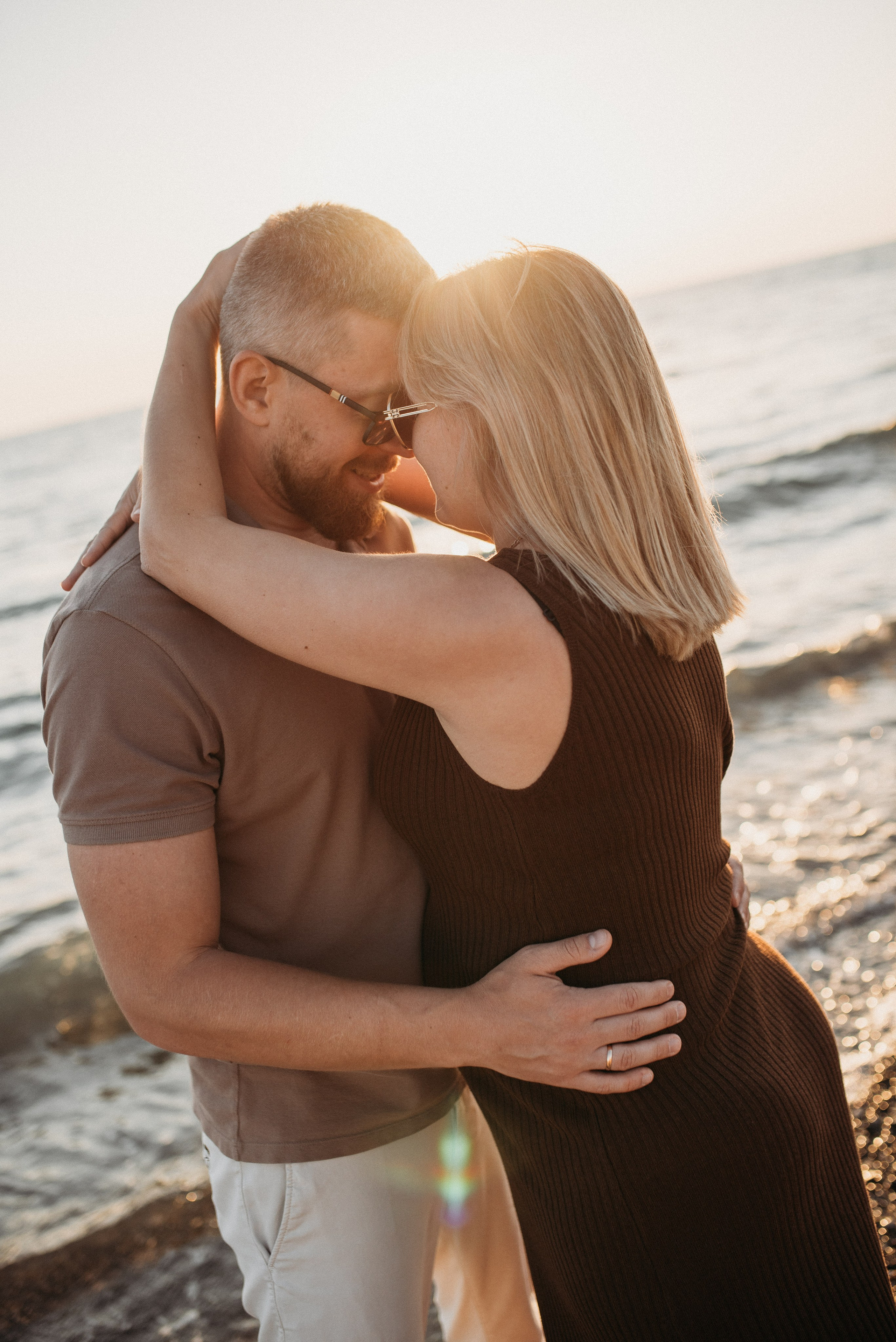 Семейная фотосессия в Головинке на берегу моря на закате. Фотограф в Сочи — Маргарита Поганова
