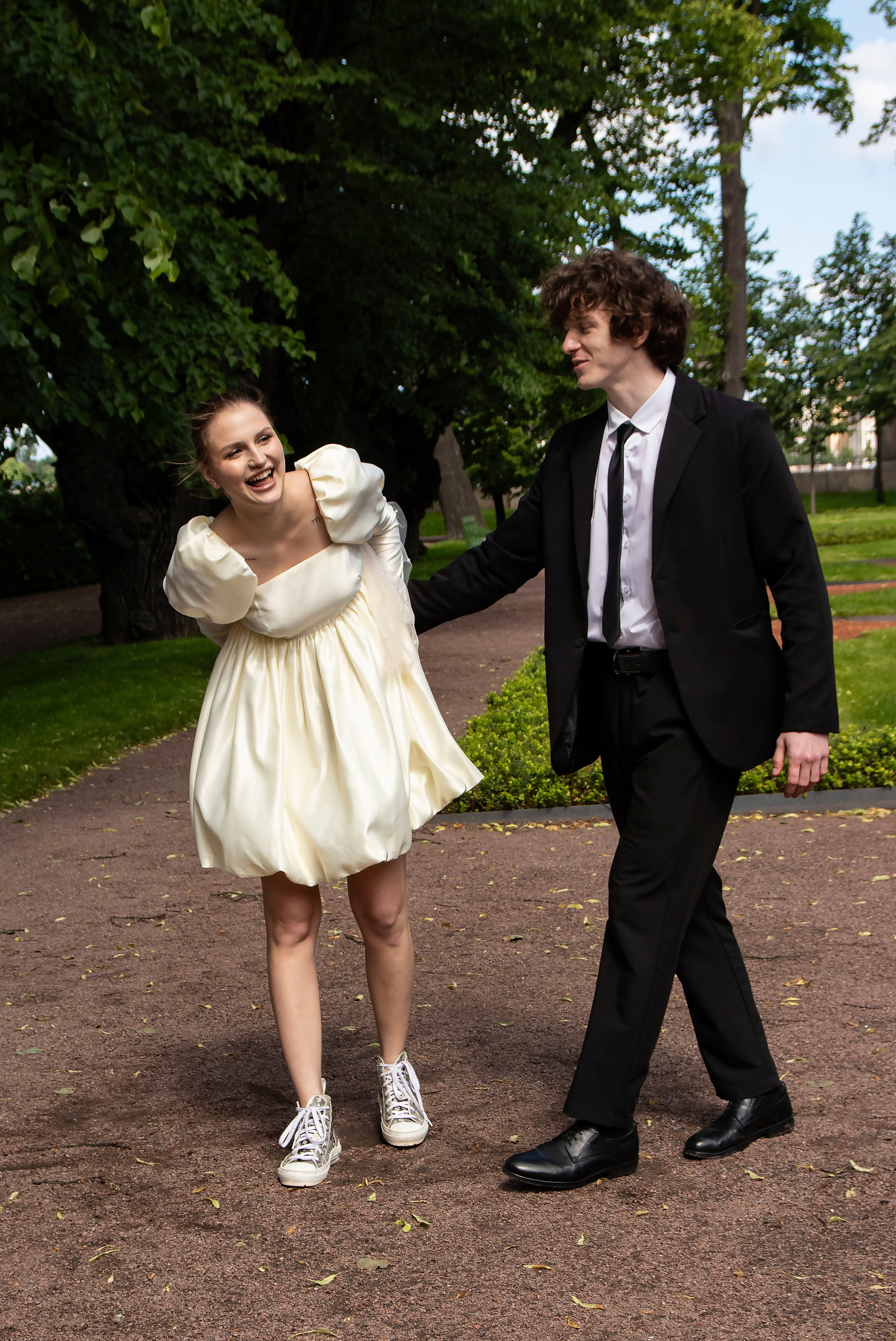 Свадебная прогулка в Летнем саду. Портретный фотограф в Санкт-Петербурге Савельева Ольга