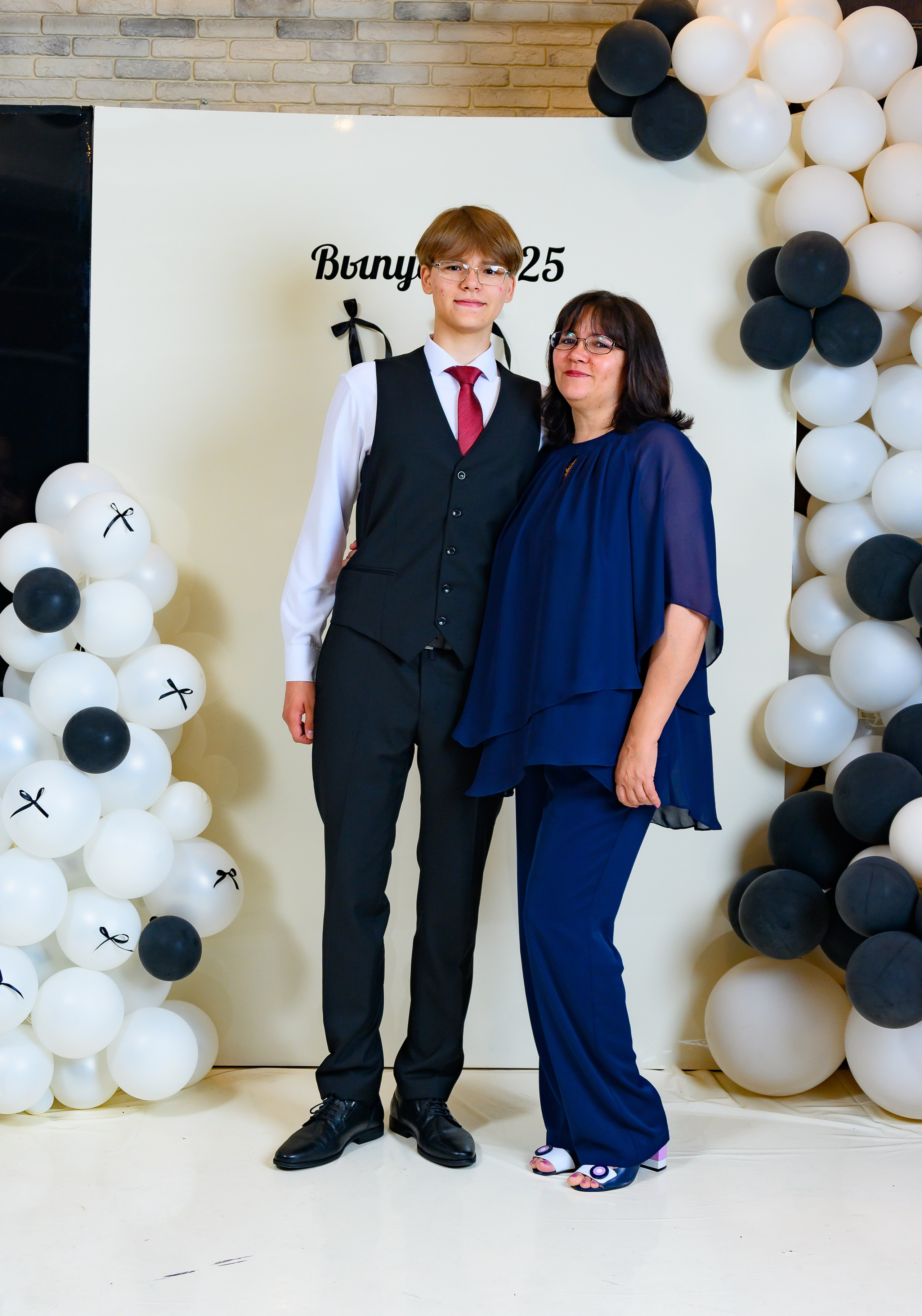 Выпускной 2025 11 кл. Семейный и детский фотограф в Новороссийске Лебедева Елена