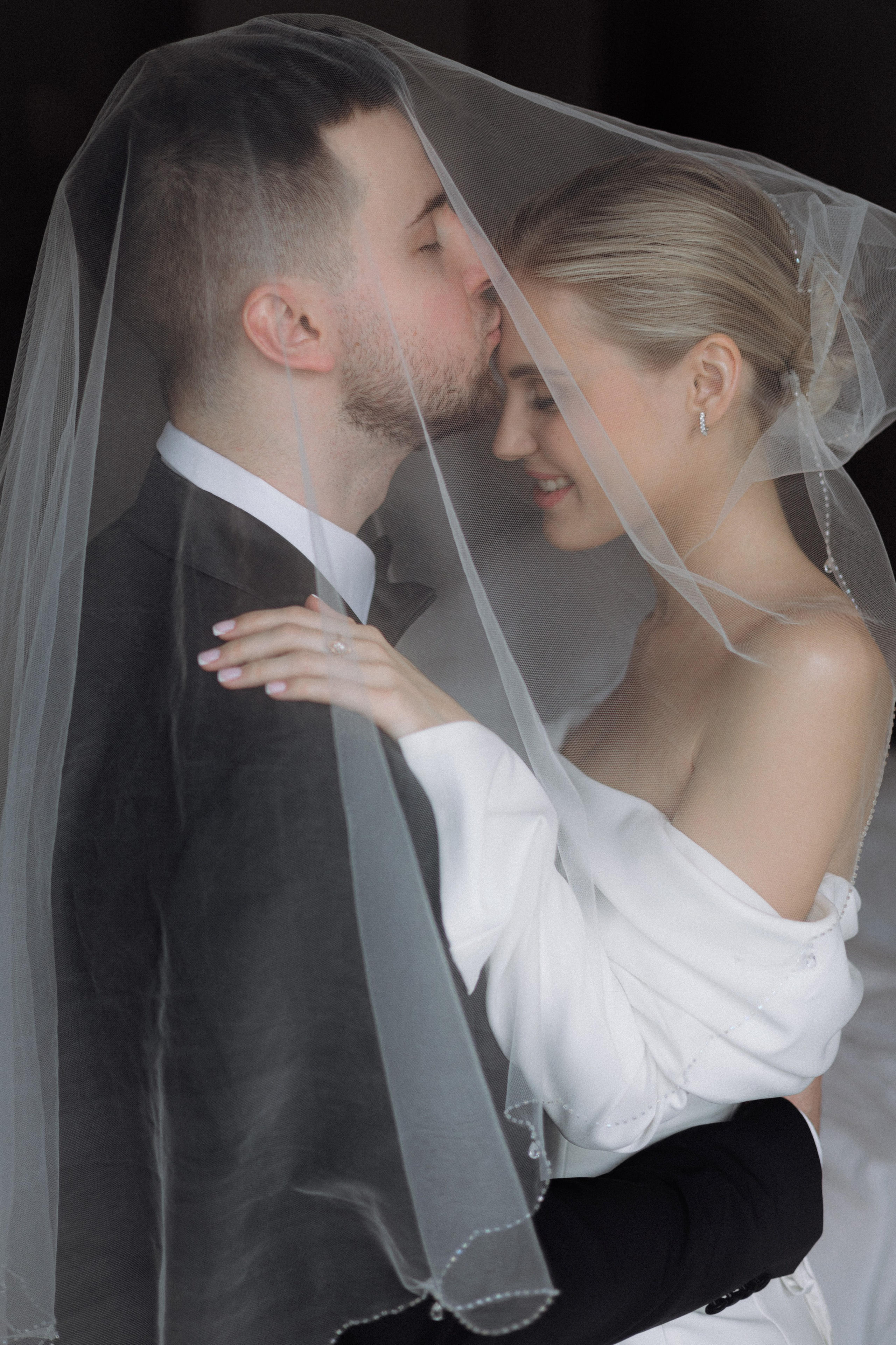 Свадебная фотосессия на стадионе Спартак. Свадебный фотограф в Москве. свадебная фотосессия Москва. Фотограф в Москве Валерия Рожкова