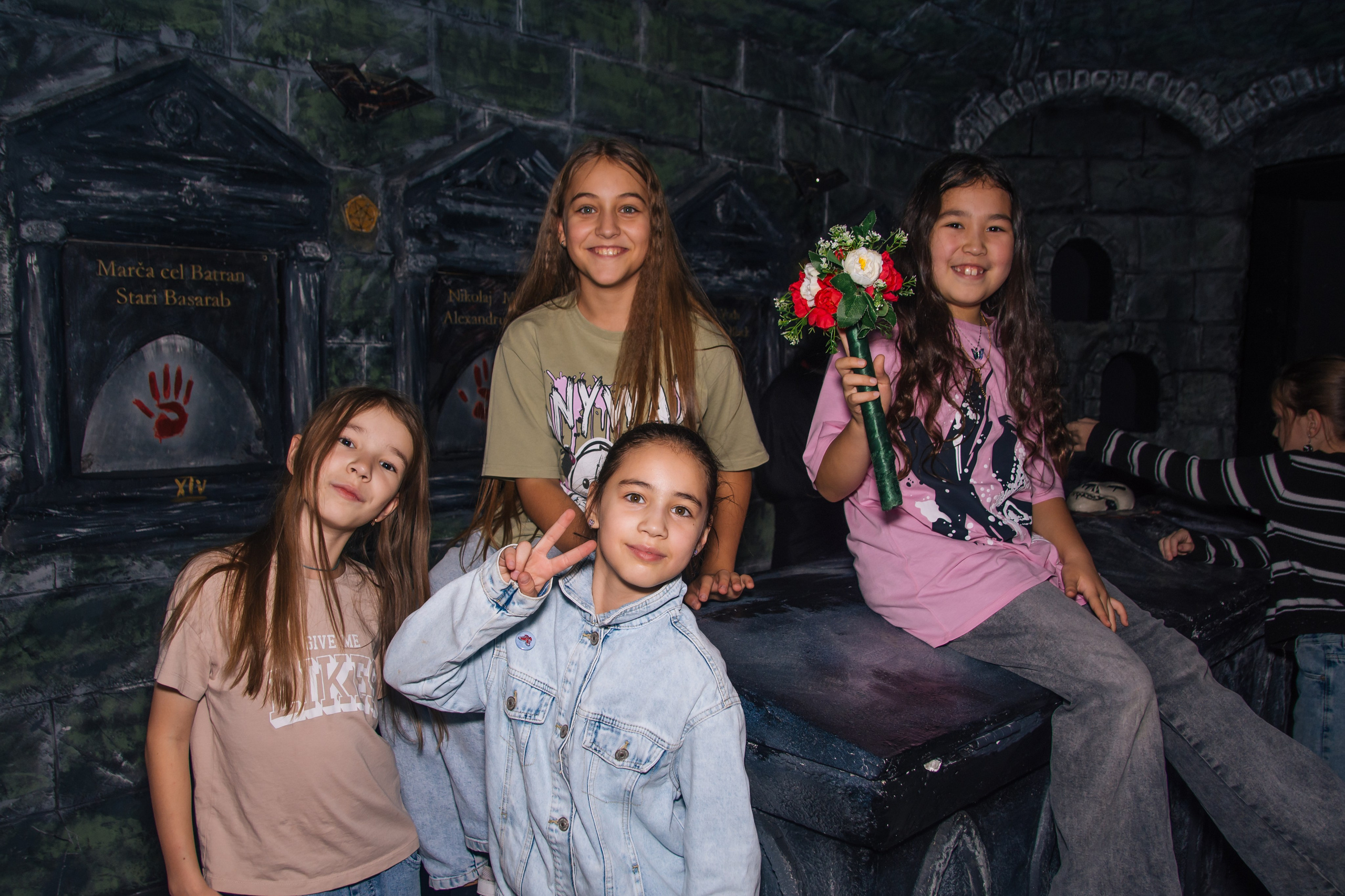 Квесты и праздники в Нелогике. Фотограф в Москве. Индивидуальные и парные съёмки, мероприятия, промо-съёмки для артистов