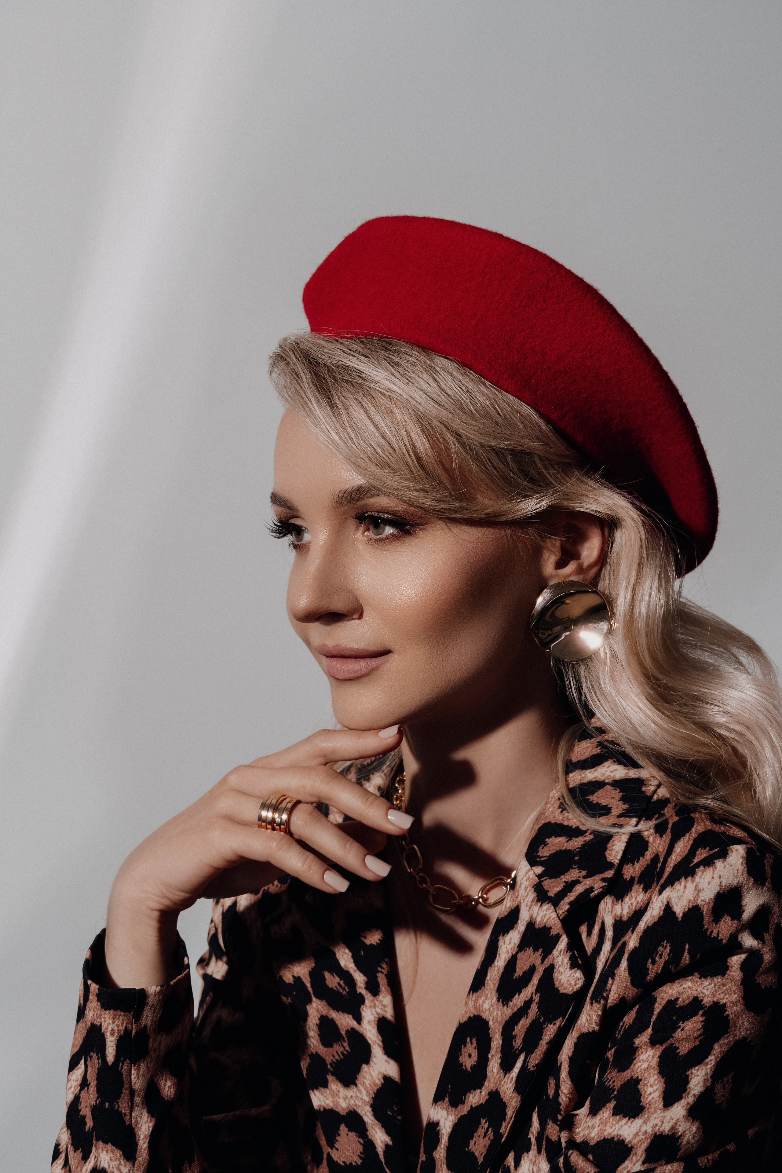 фотосессия в красном берете 