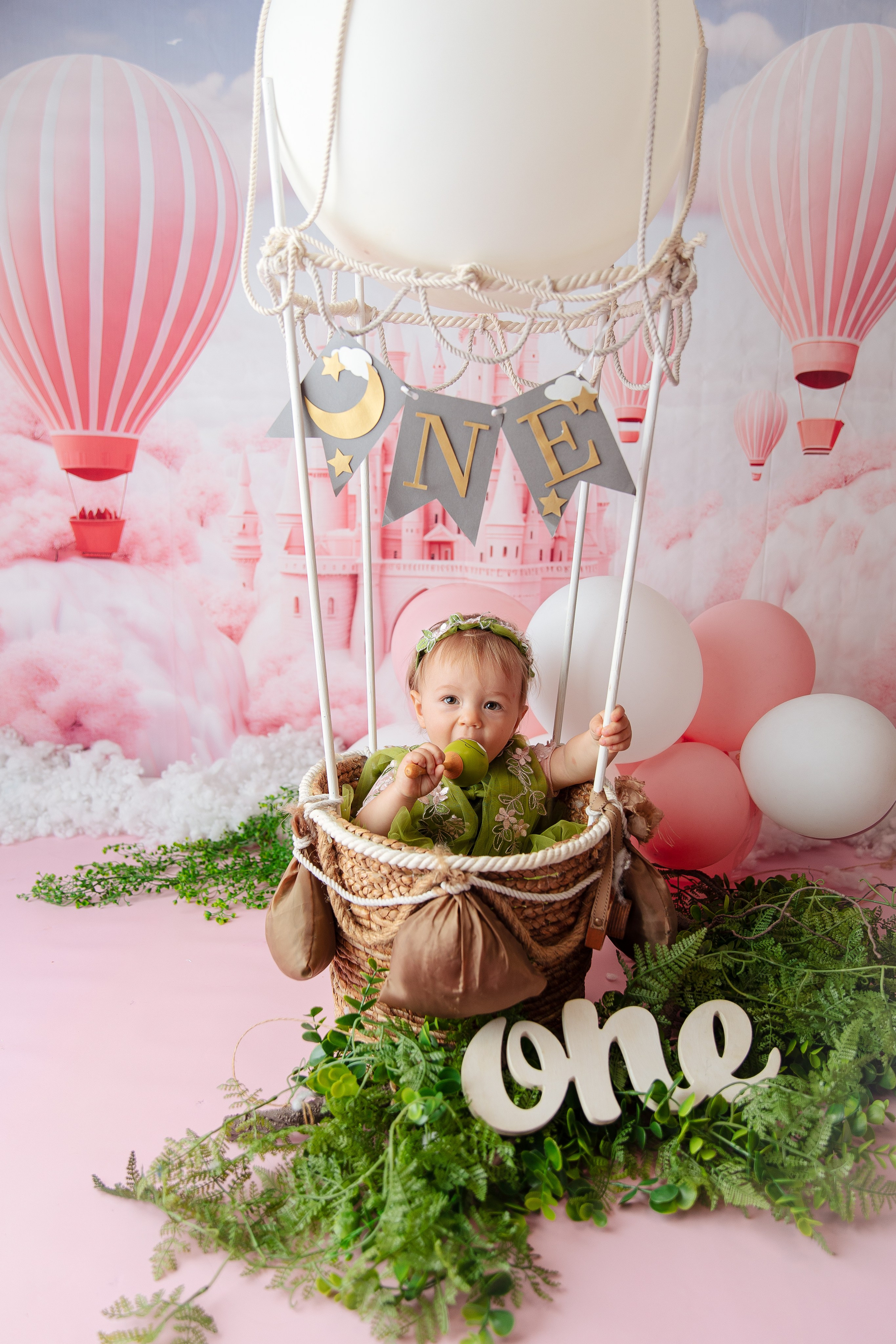 Тематические образы. Детский фотограф новорожденных Москва. годики под ключ. своя студия