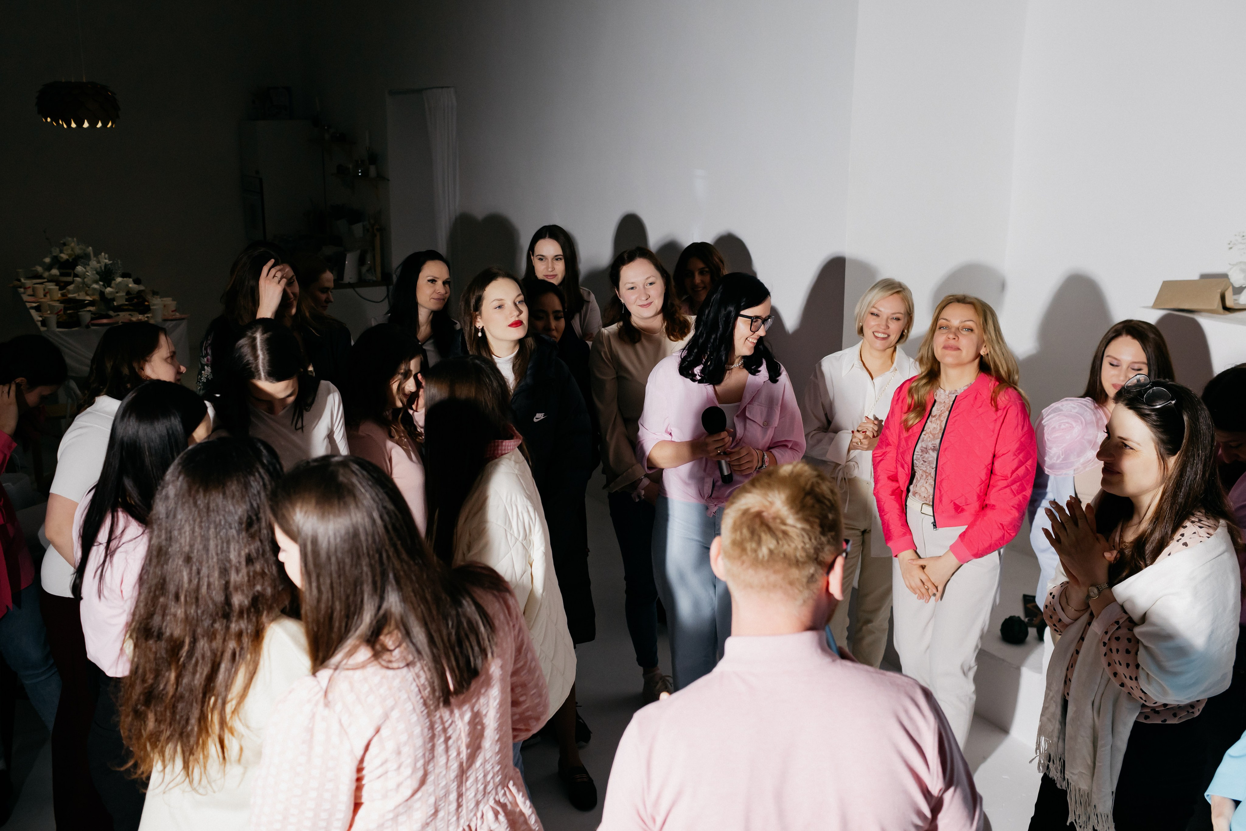 Девичник. Фотостудия «LIGHT ROOM», творческое пространство с полноценной кухонной зоной в Бресте