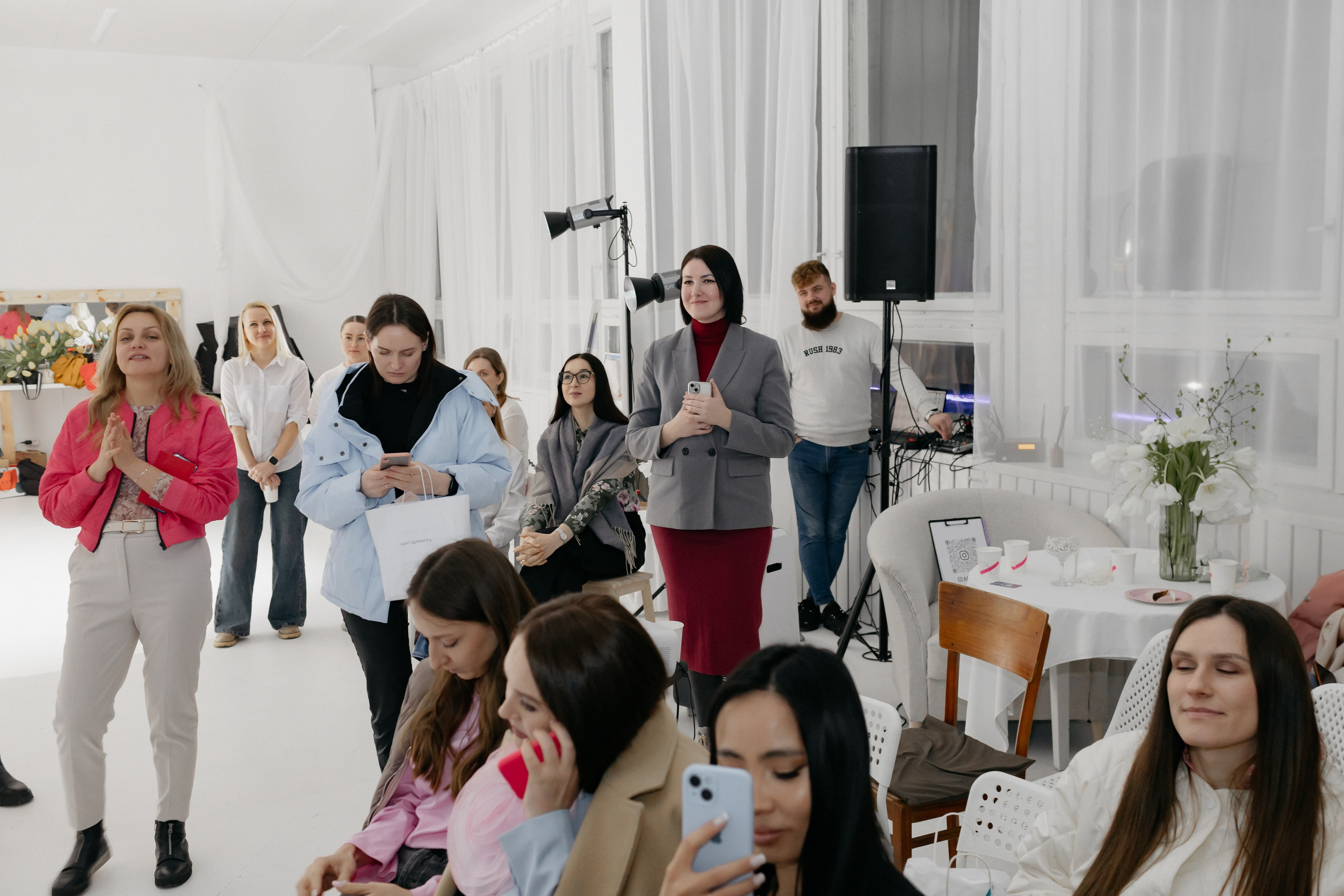 Девичник. Фотостудия «LIGHT ROOM», творческое пространство с полноценной кухонной зоной в Бресте