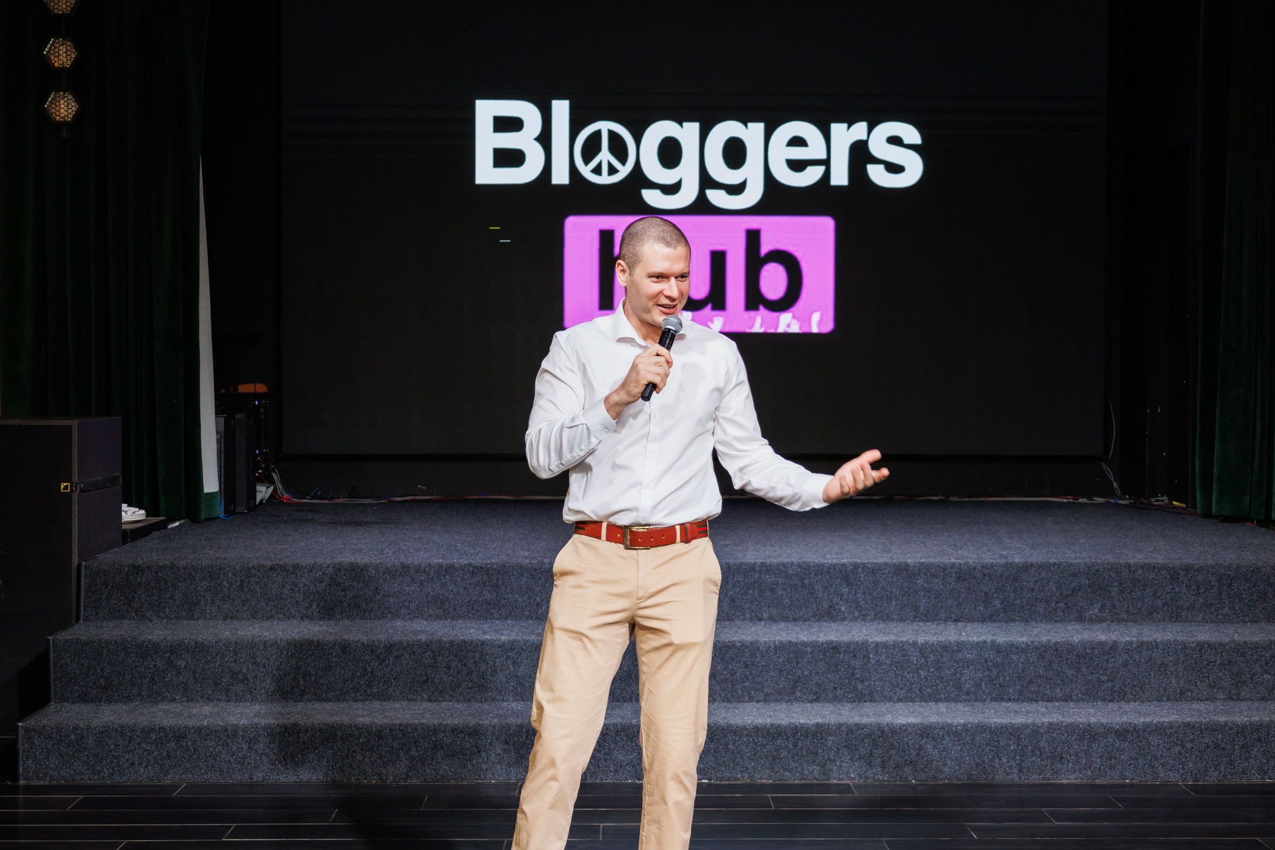 Блогер-завтрак BLOGGERS HUB с Алексеем Купиным. Фотограф в Москве Дмитрий Емельянов