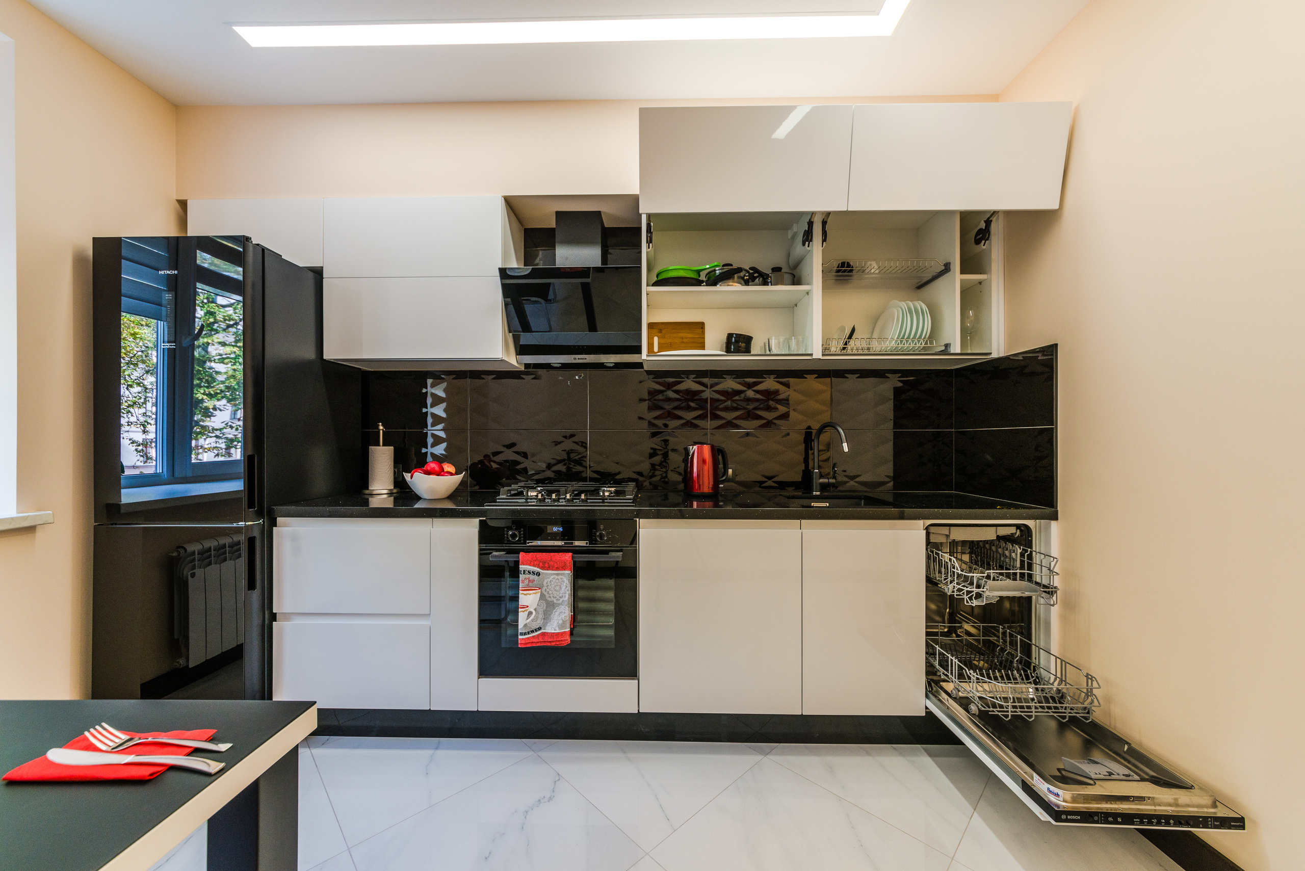 Апартаменты на ул. Ленина. Фотограф Платон Македонский