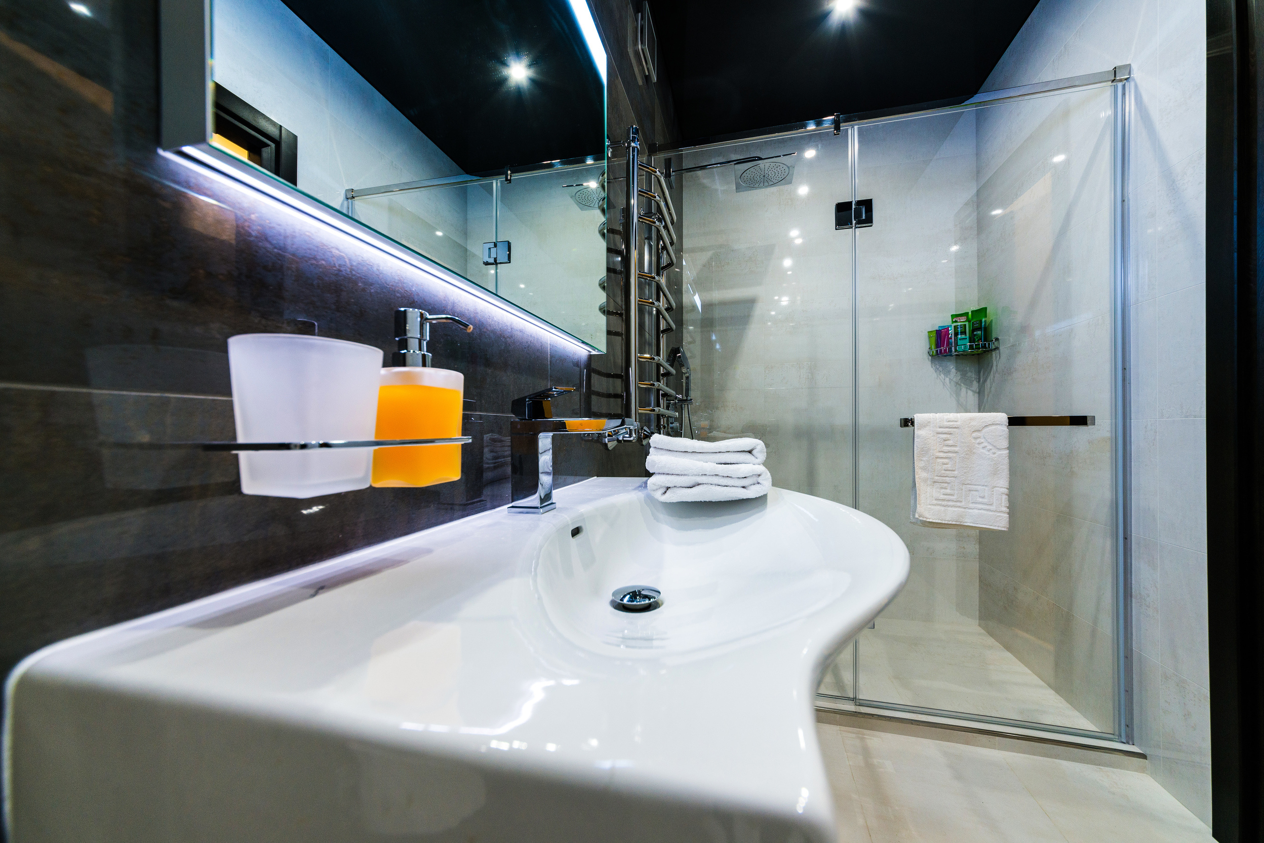 Апартаменты на ул. Ленина. Фотограф Платон Македонский